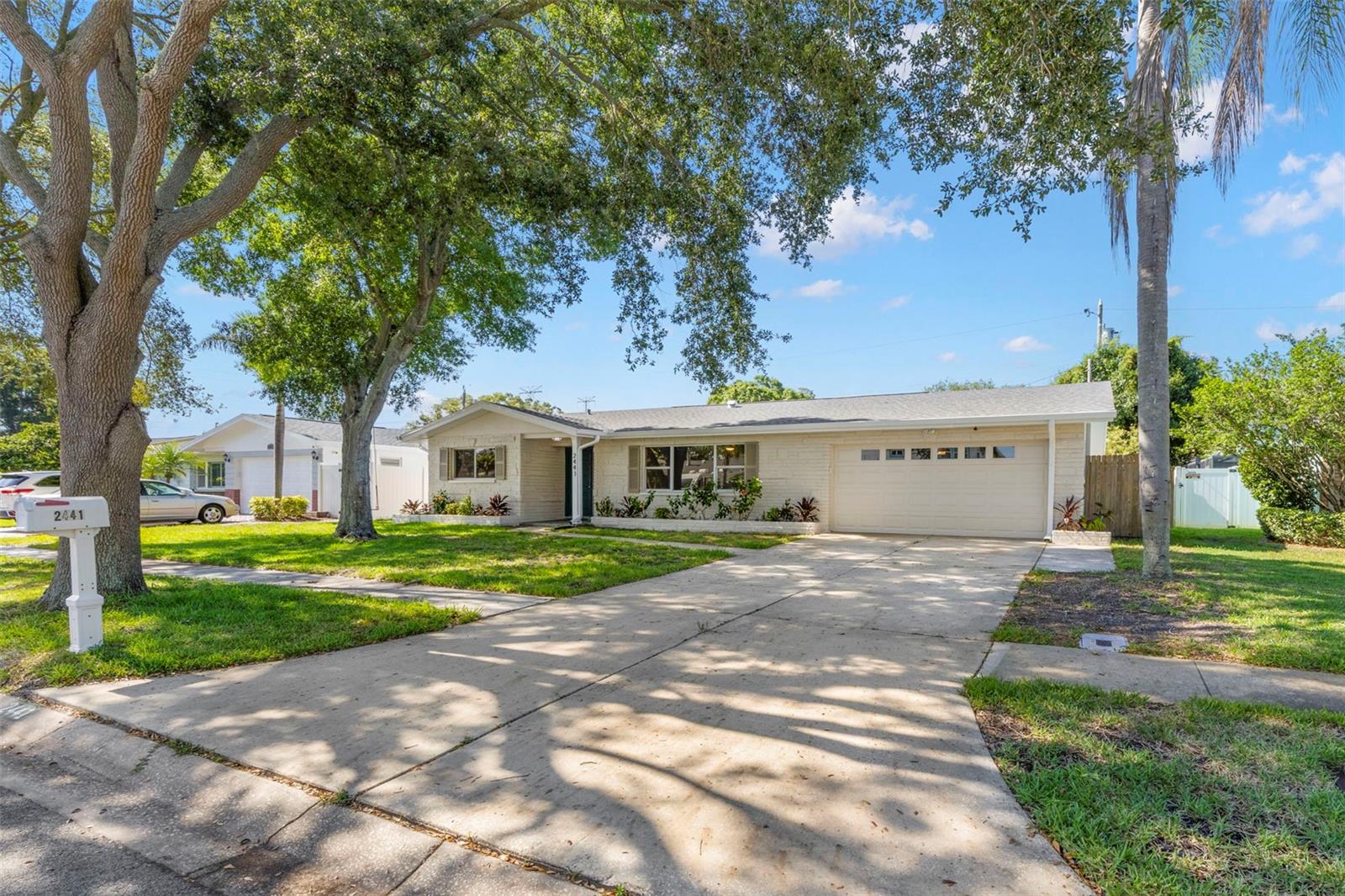2441 FAIRBANKS DR