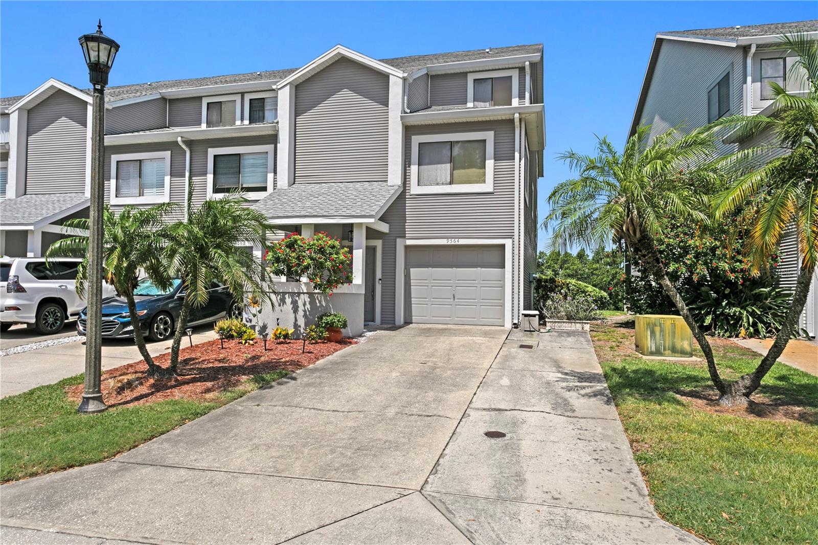 9564 TARA CAY CT