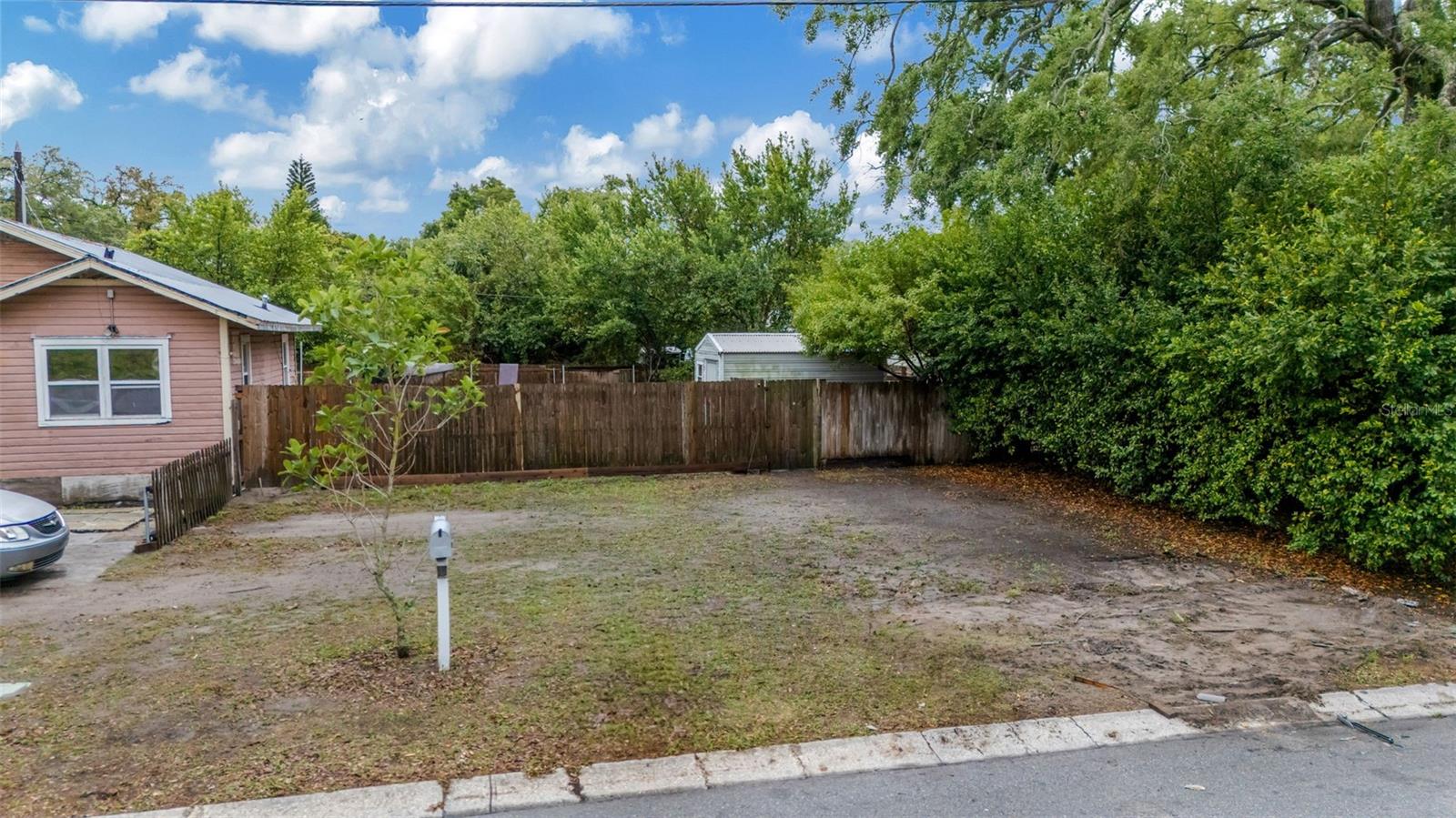1127 Engman St Property Photo 1