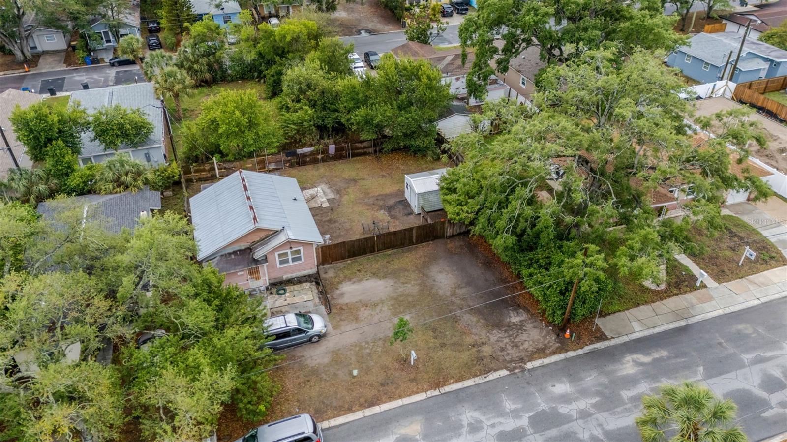 1127 Engman St Property Photo 2