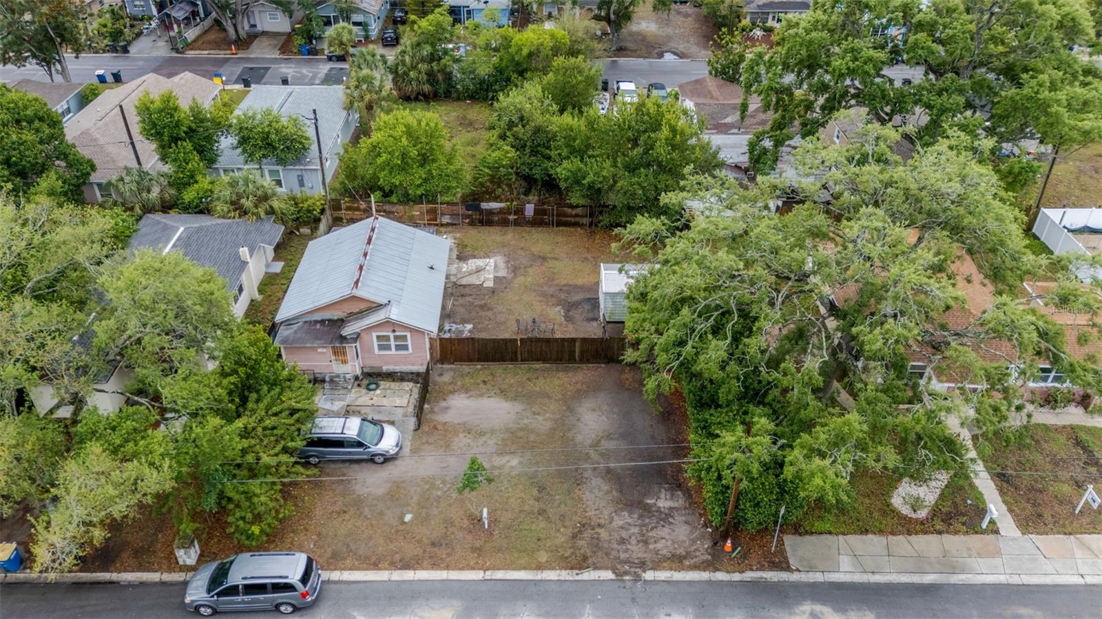 1127 Engman St Property Photo 3