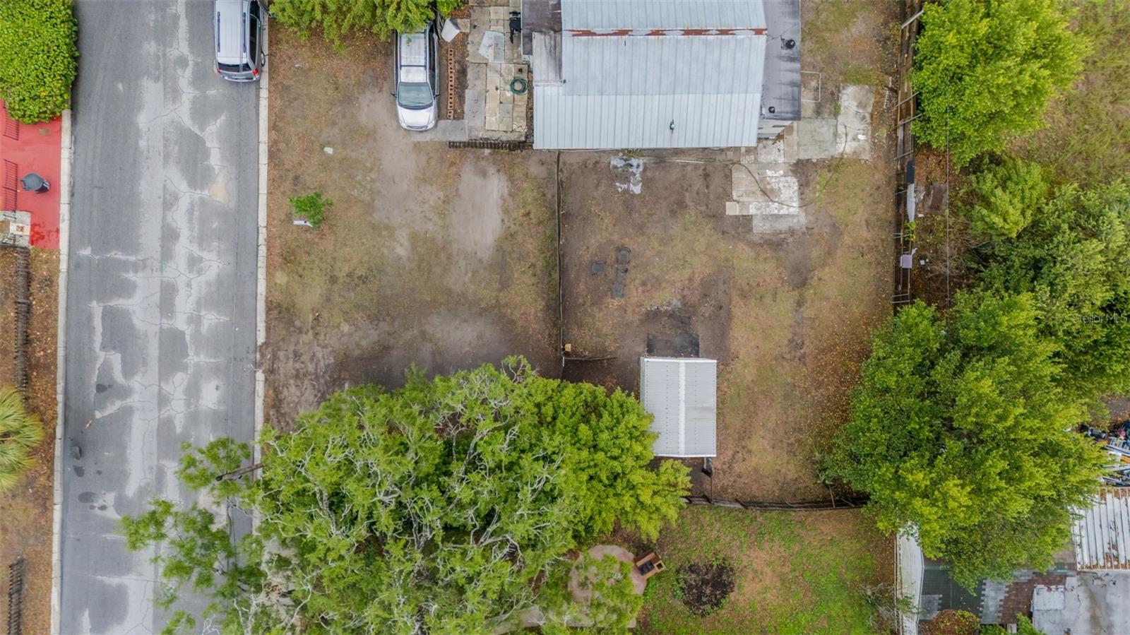 1127 Engman St Property Photo 5