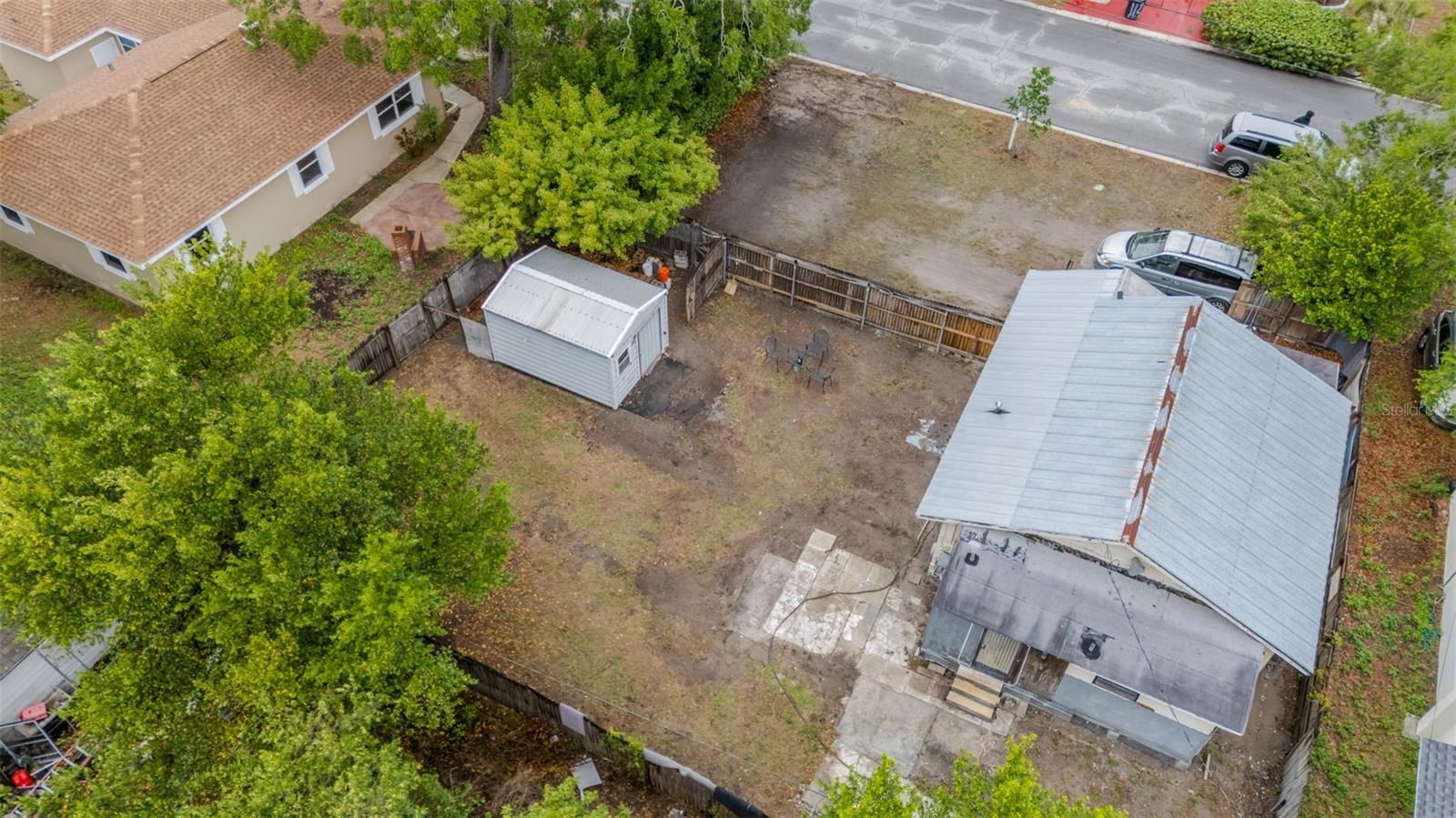 1127 Engman St Property Photo 6