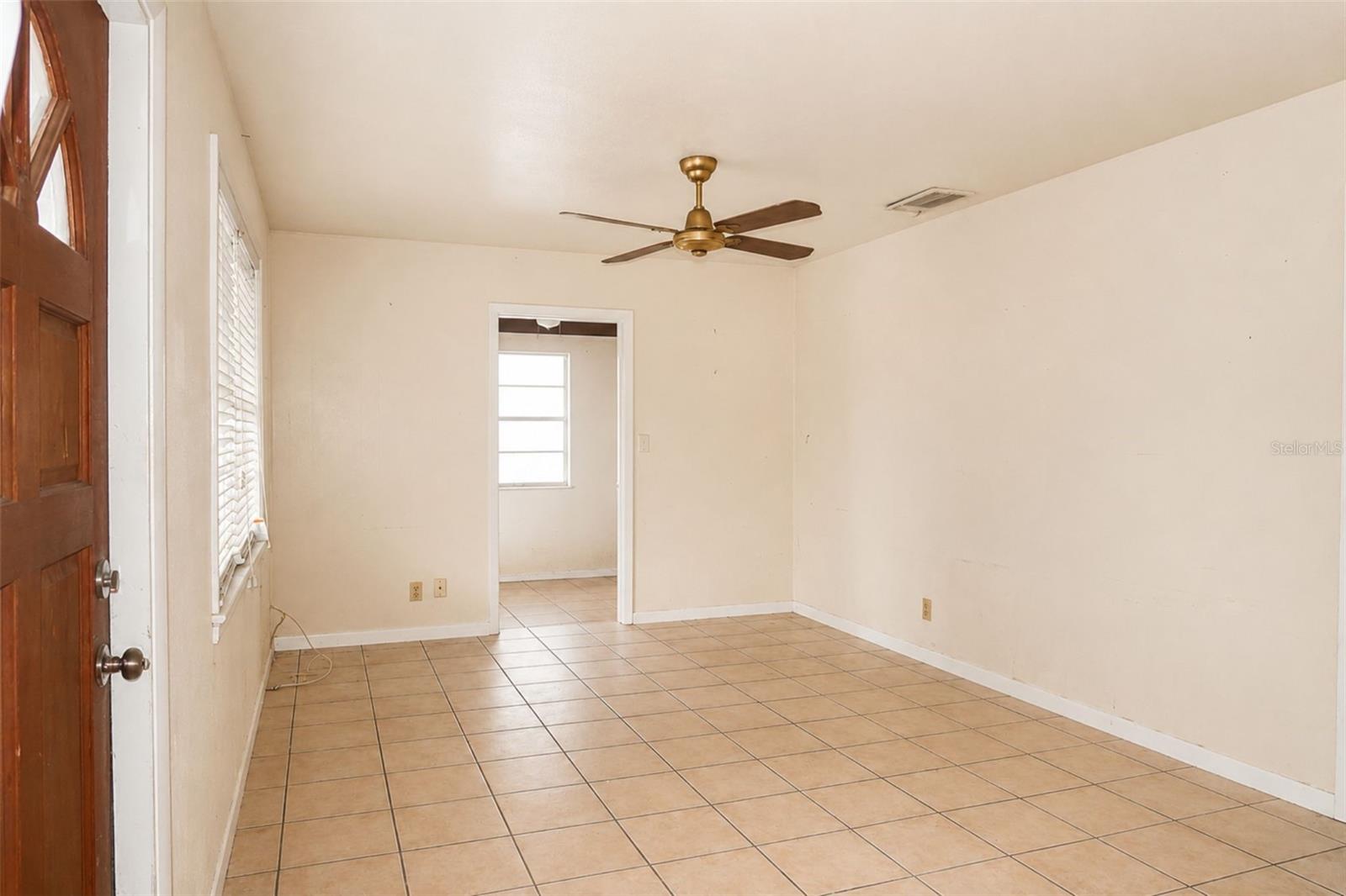 1302 28th St W Property Photo 6