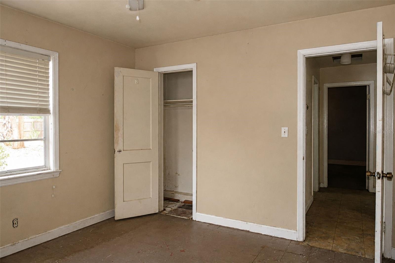 1302 28th St W Property Photo 10