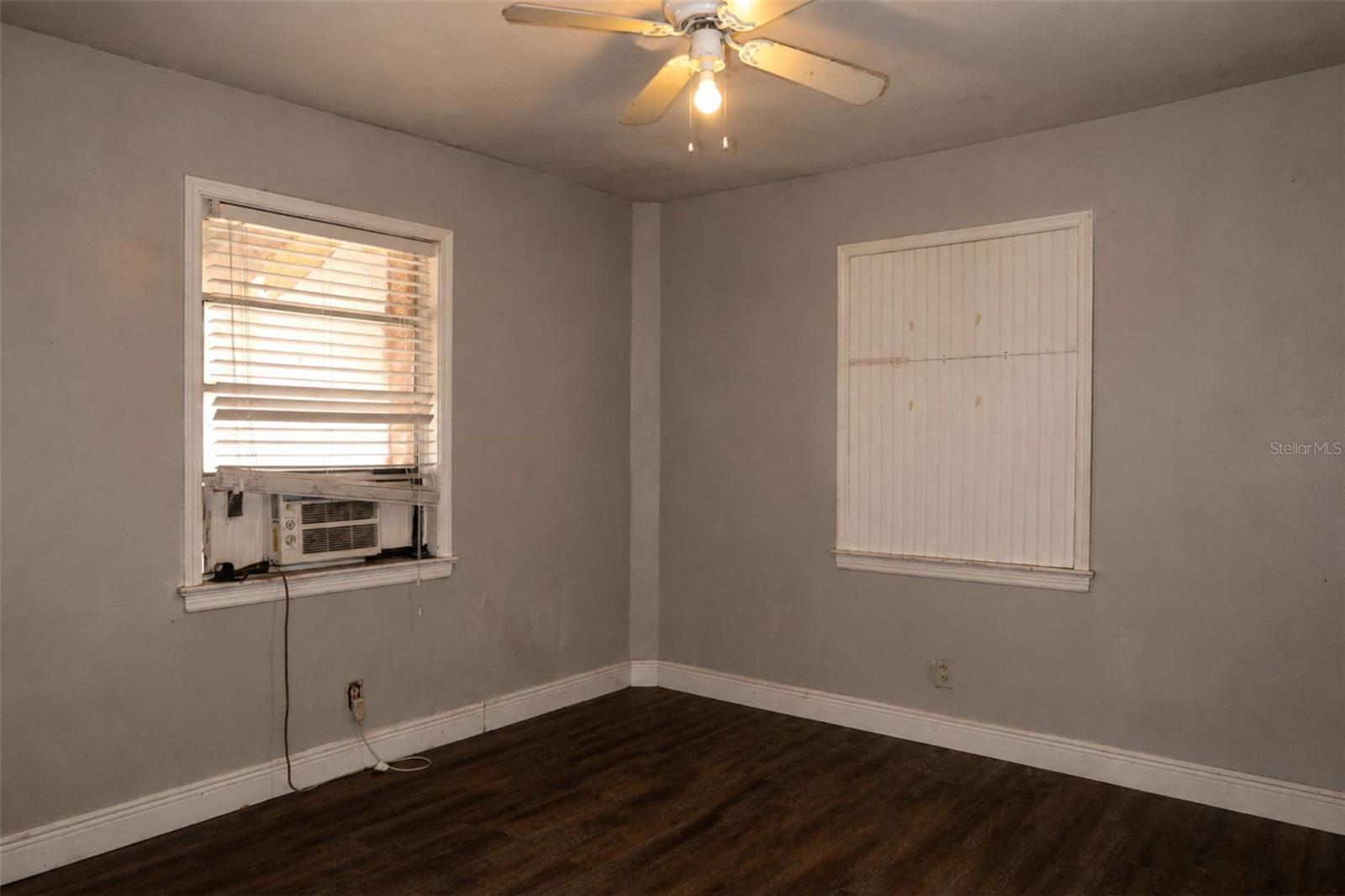 1302 28th St W Property Photo 11