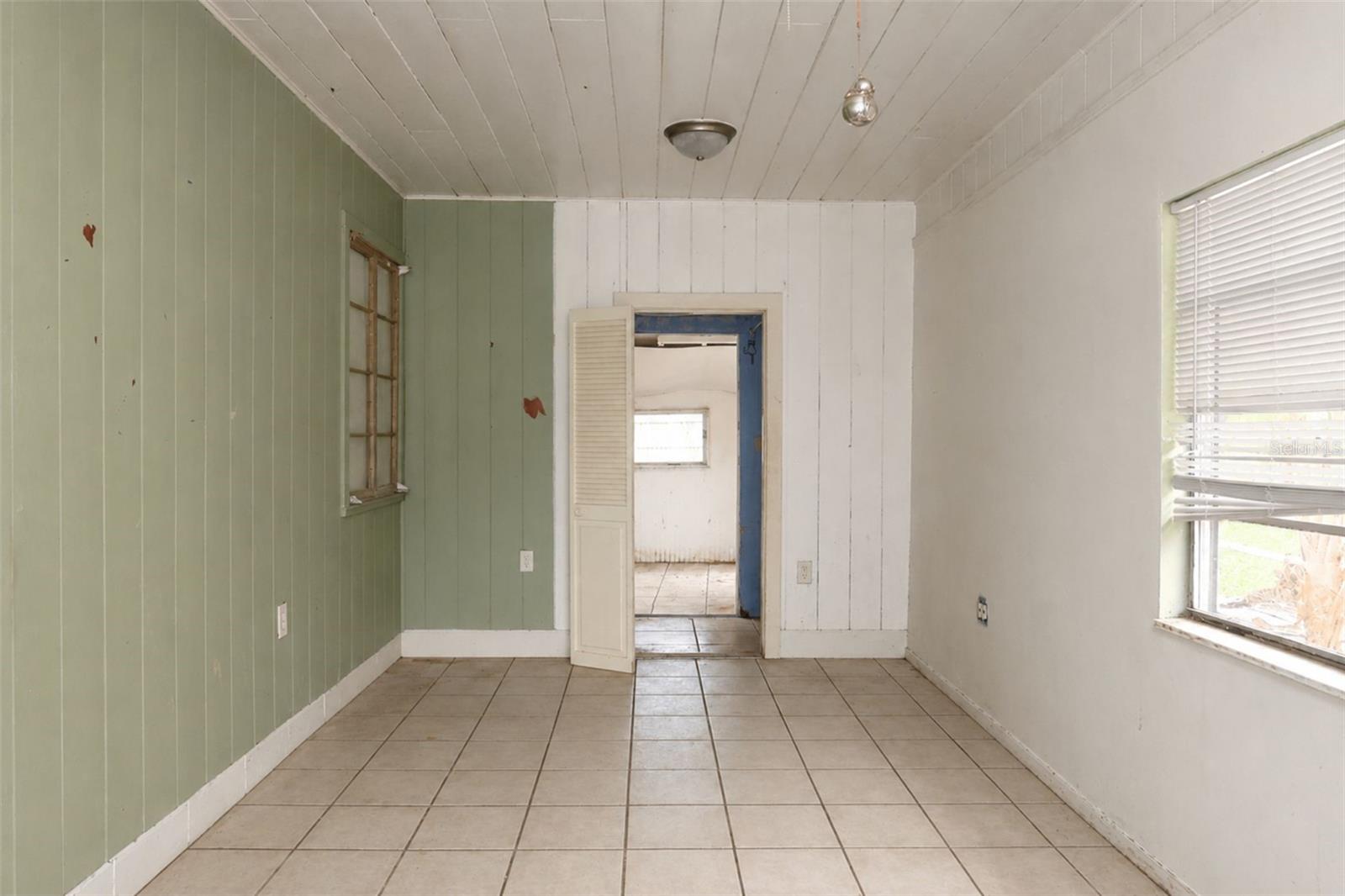 1302 28th St W Property Photo 13