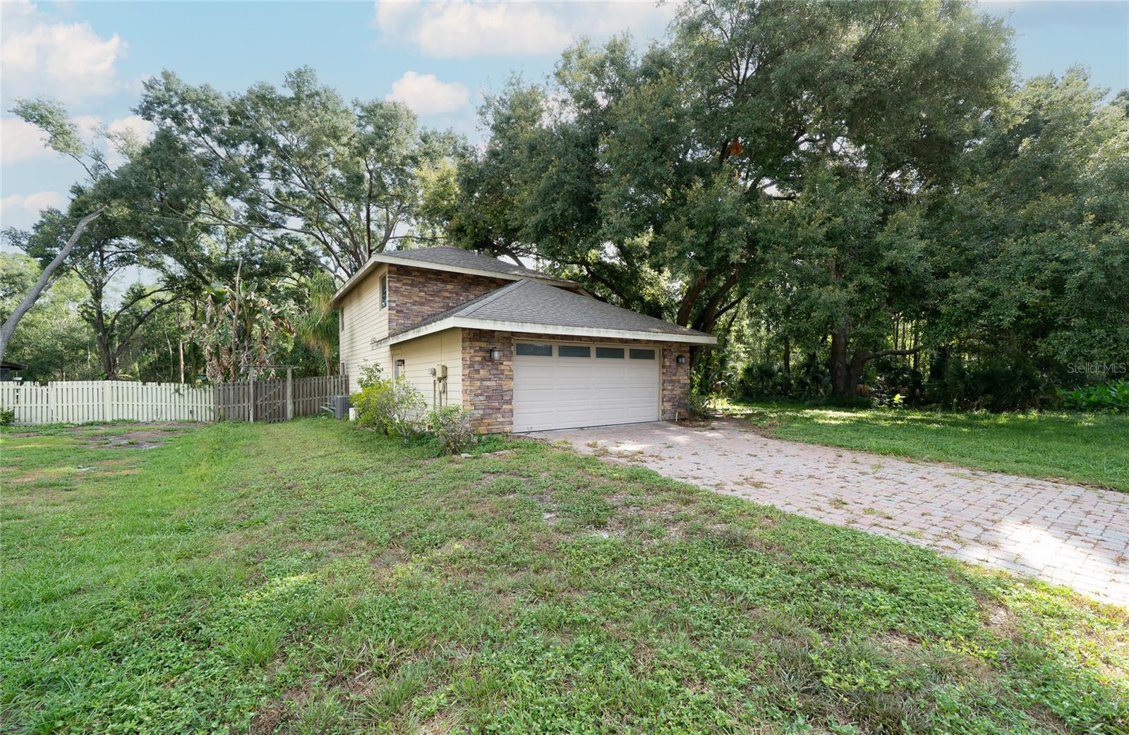 2501 Withy Ct Property Photo 4