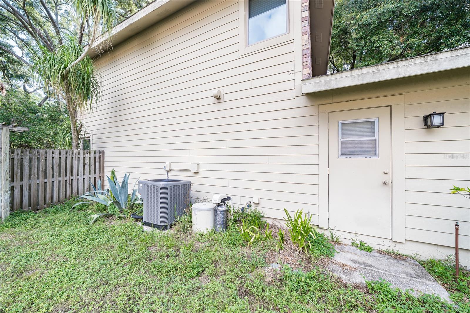 2501 Withy Ct Property Photo 5