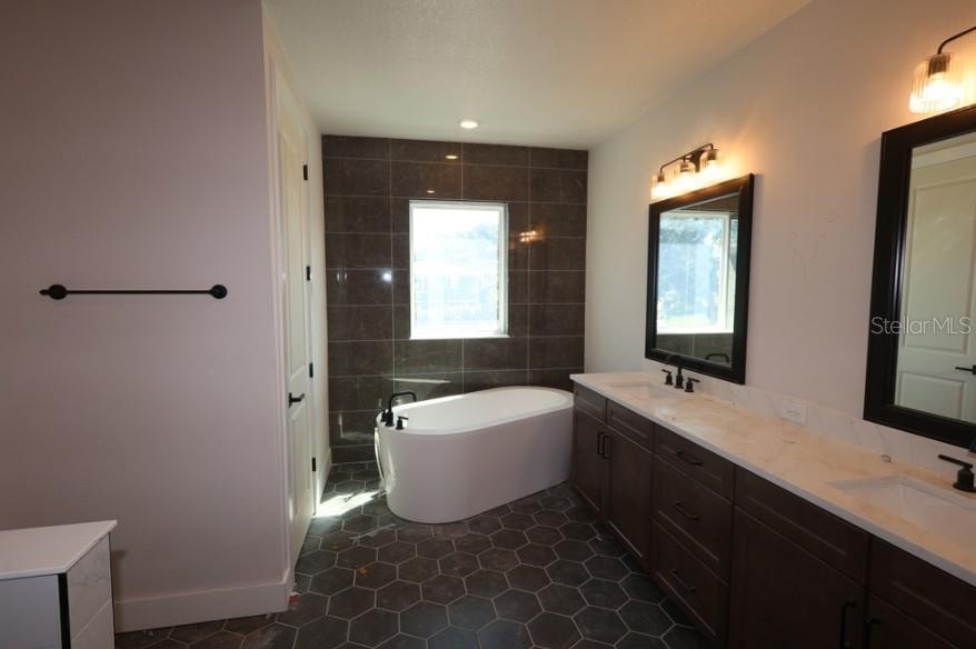 1002 W Ohio Ave Property Photo 18
