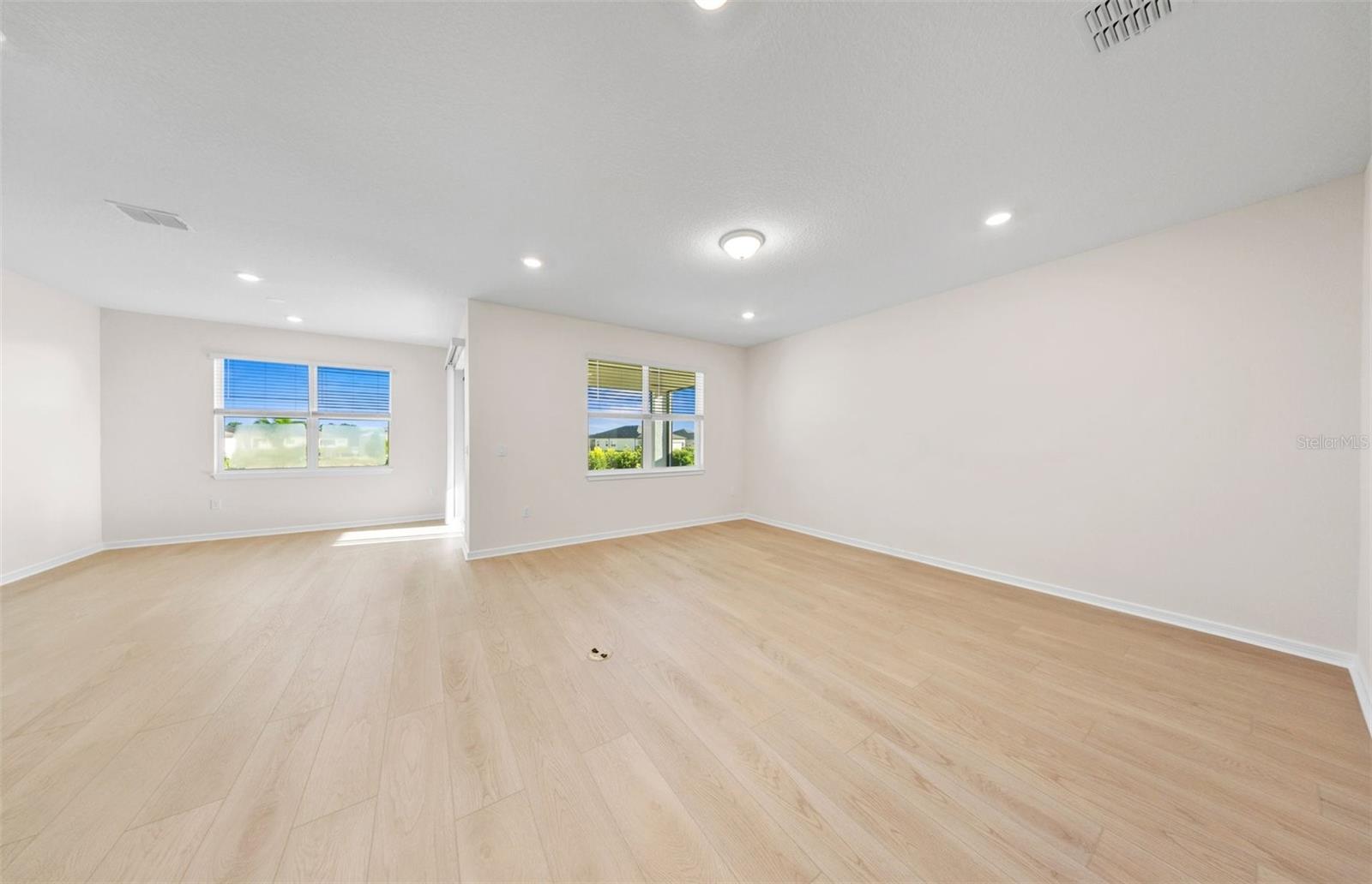 8557 Sw 65th Street Rd Property Photo 5