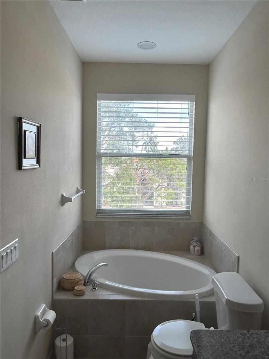 844 Callista Cay Loop Property Photo 40