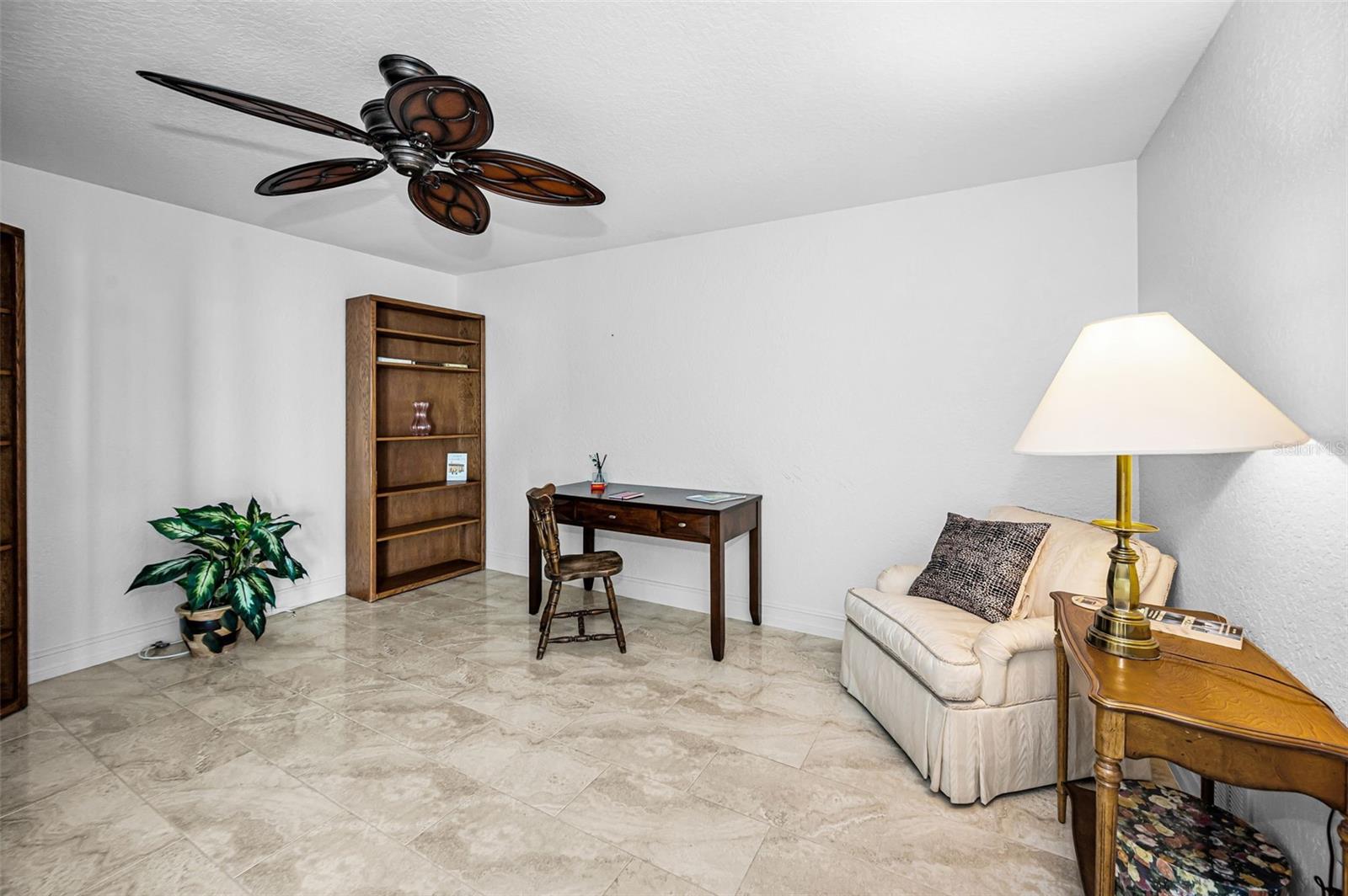 1860 N Fort Harrison Ave #103 Property Photo 16