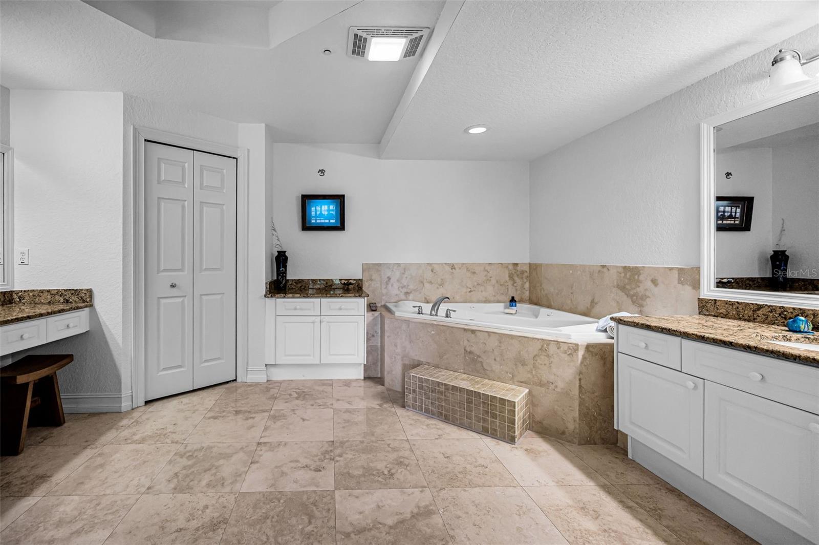 1860 N Fort Harrison Ave #103 Property Photo 43