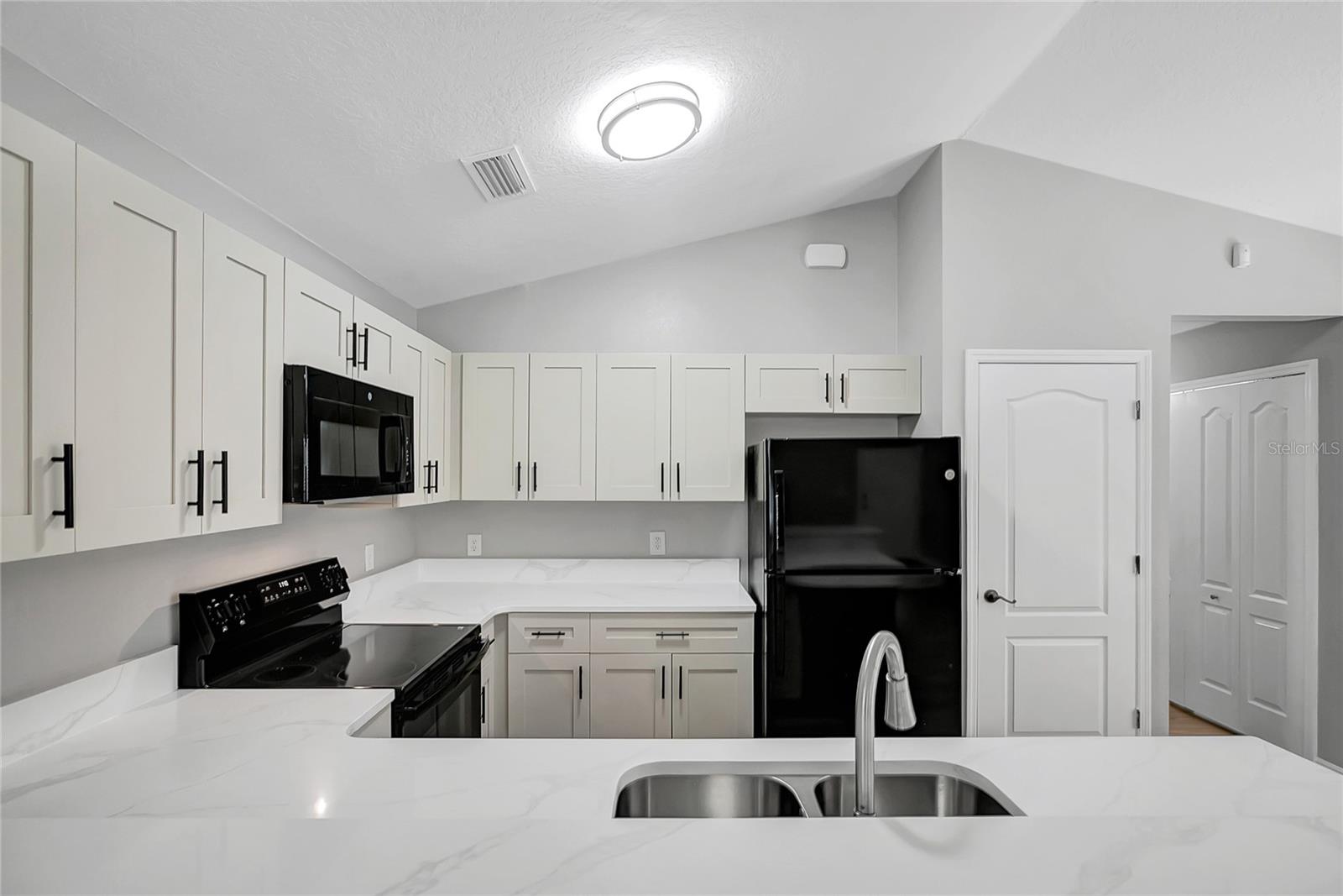 4804 Forest Creek Trl Property Photo 12