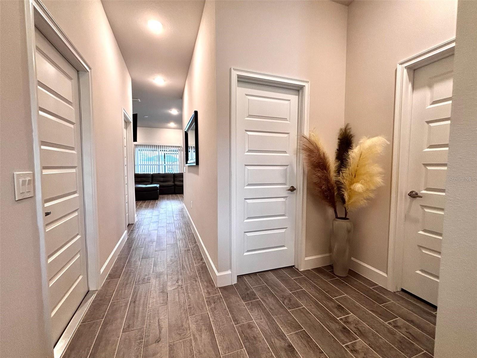 11801 Sunder Berry St Property Photo 4