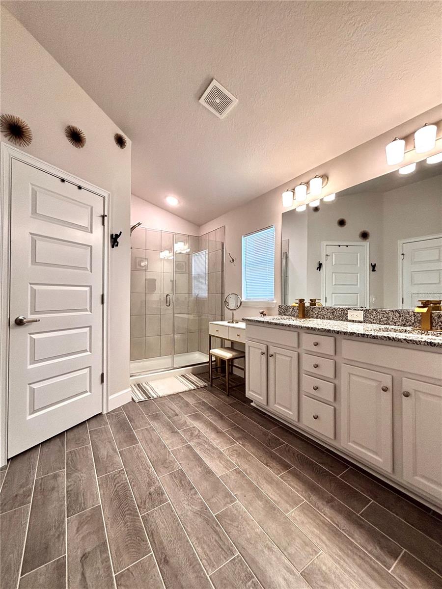 11801 Sunder Berry St Property Photo 13