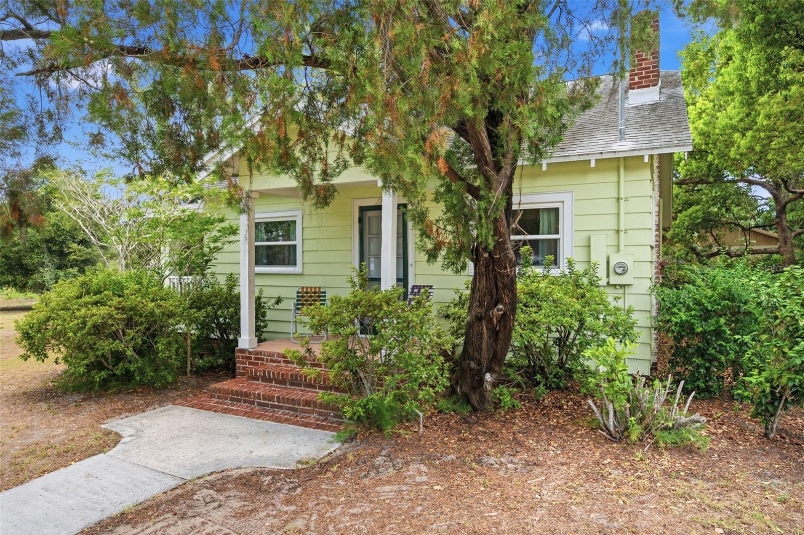 1747 Apache Trl Property Photo 3