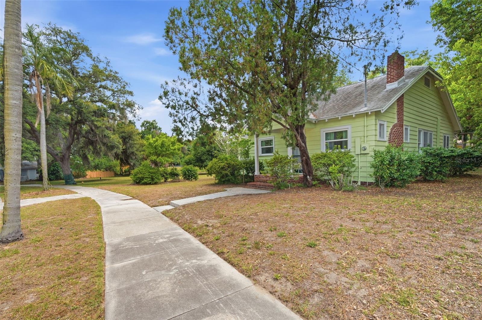 1747 Apache Trl Property Photo 8