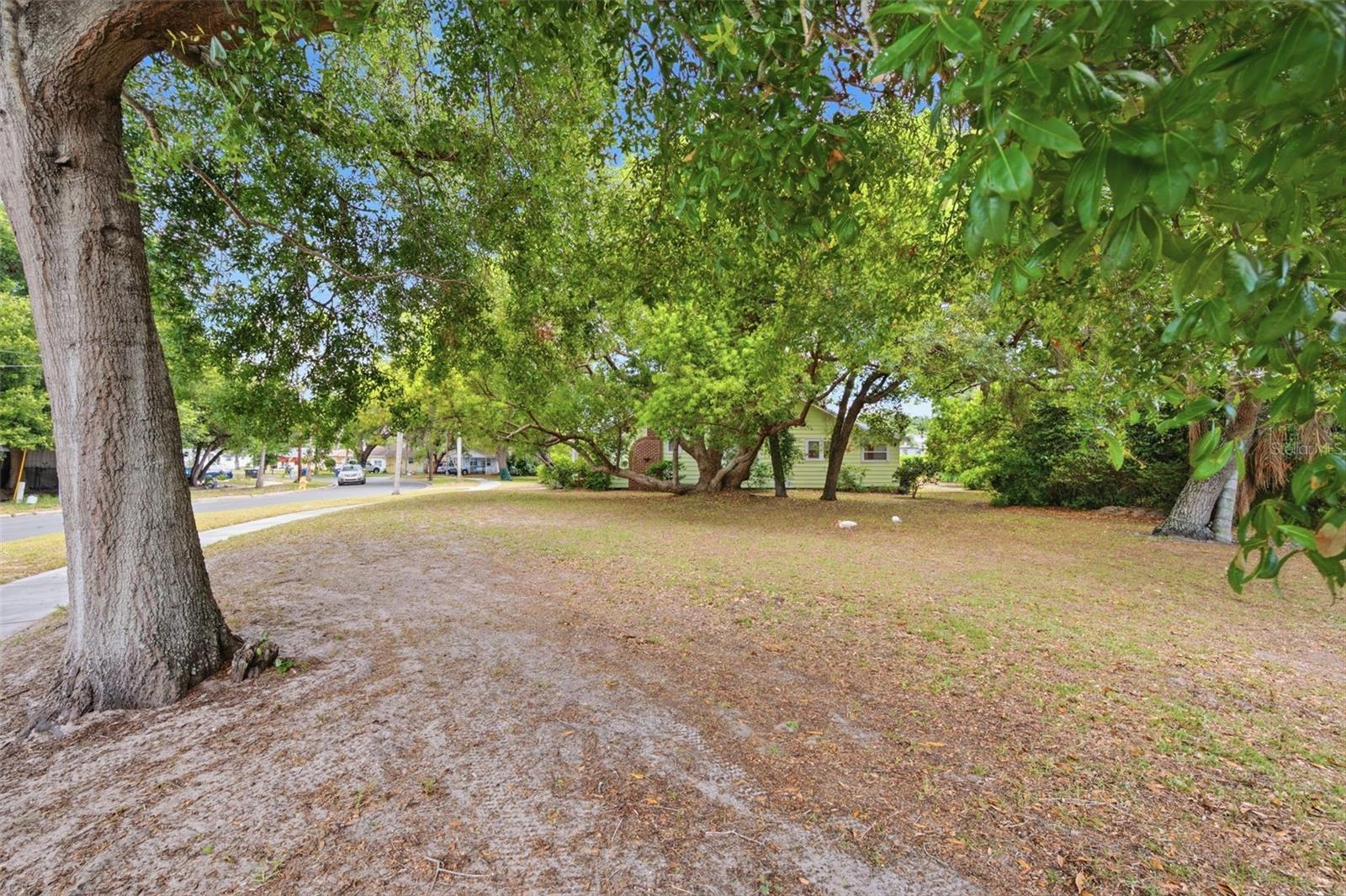 1747 Apache Trl Property Photo 9