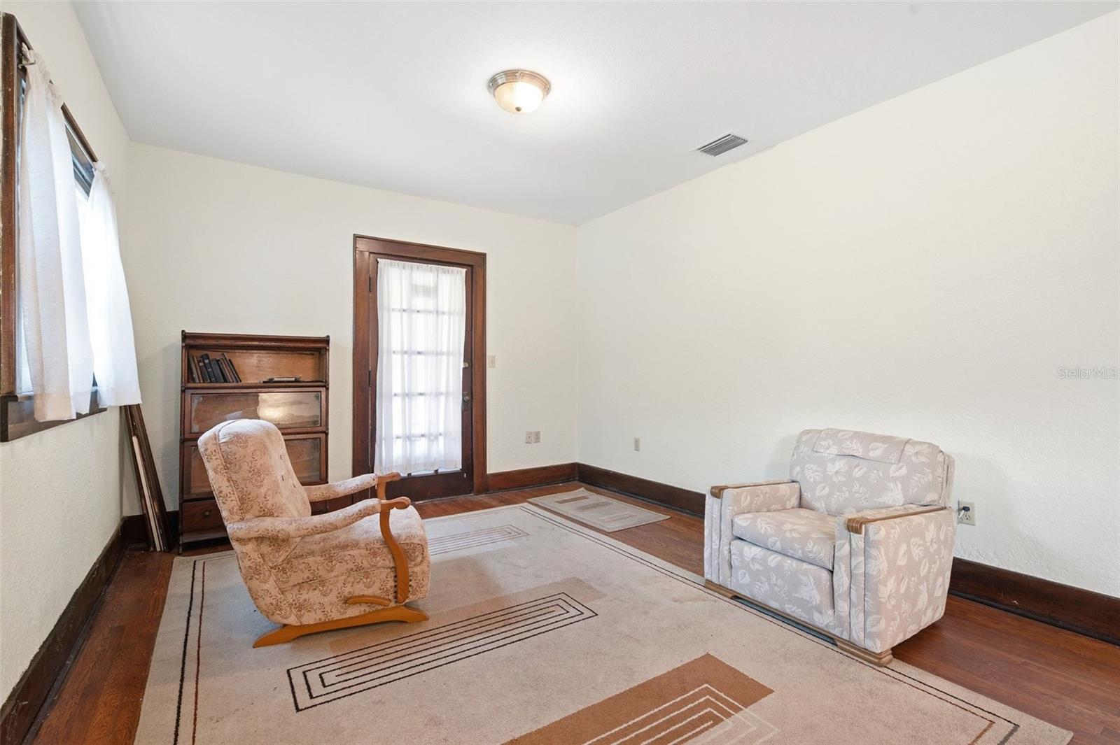 1747 Apache Trl Property Photo 15