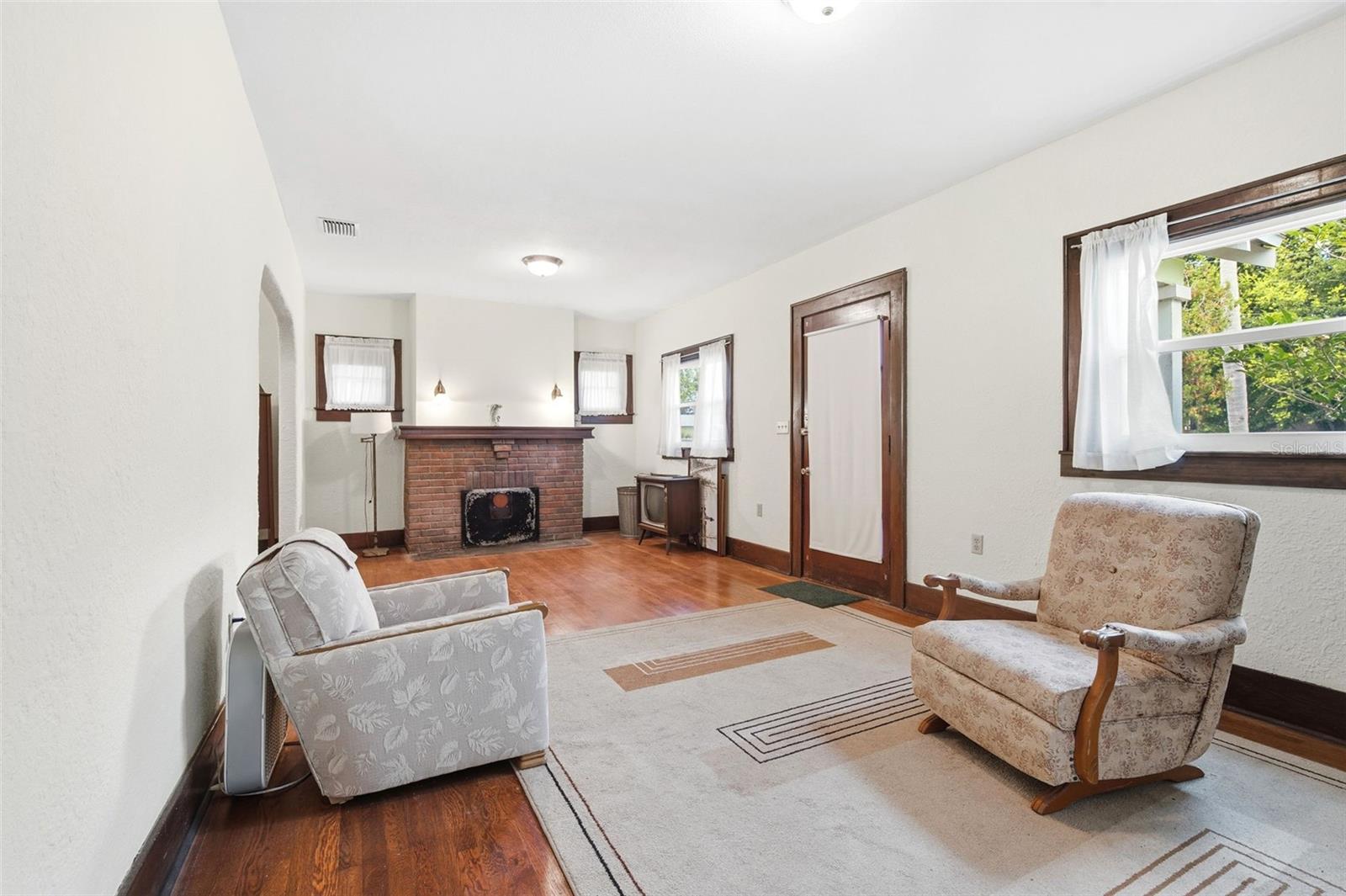 1747 Apache Trl Property Photo 17