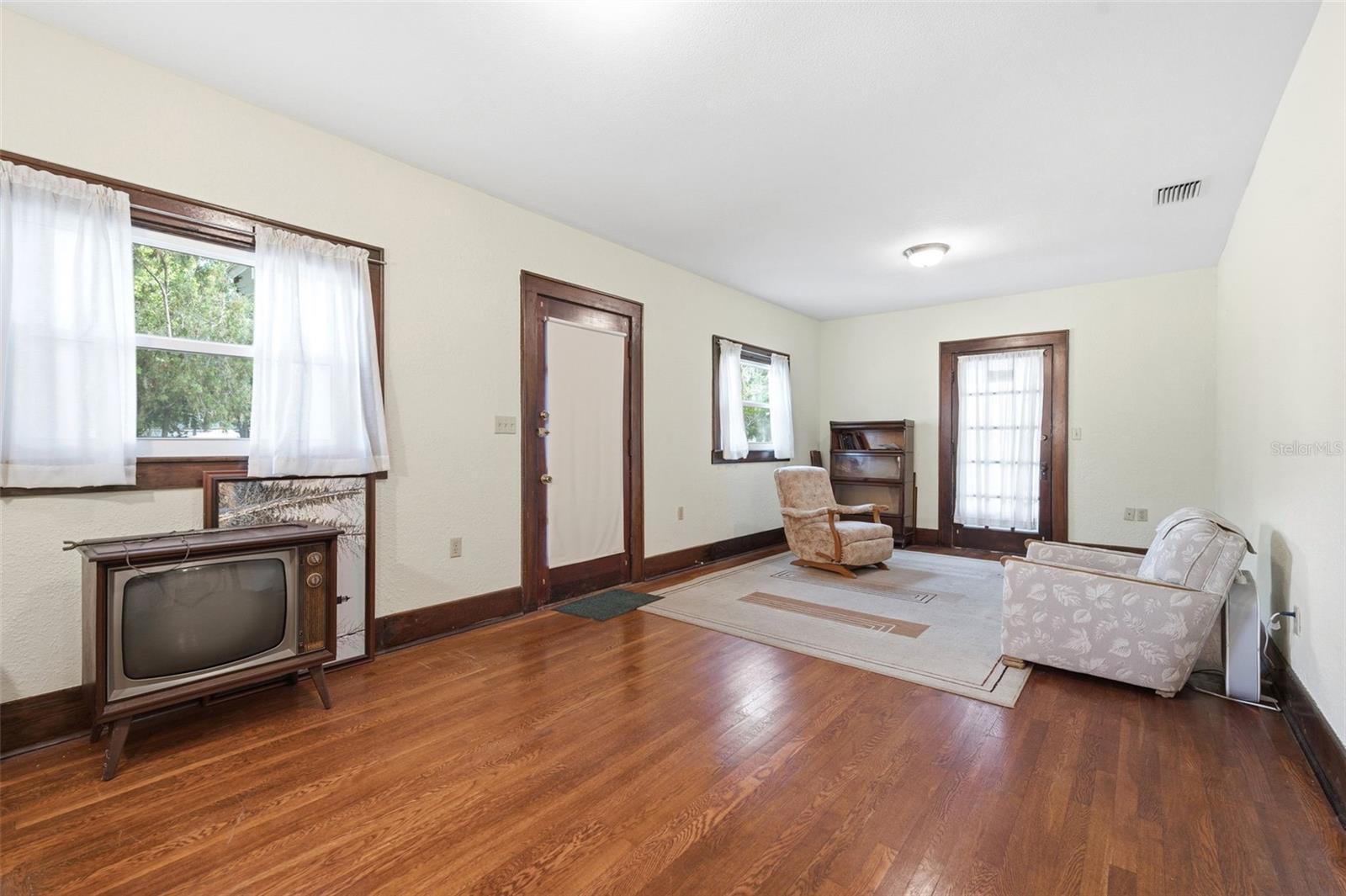 1747 Apache Trl Property Photo 20