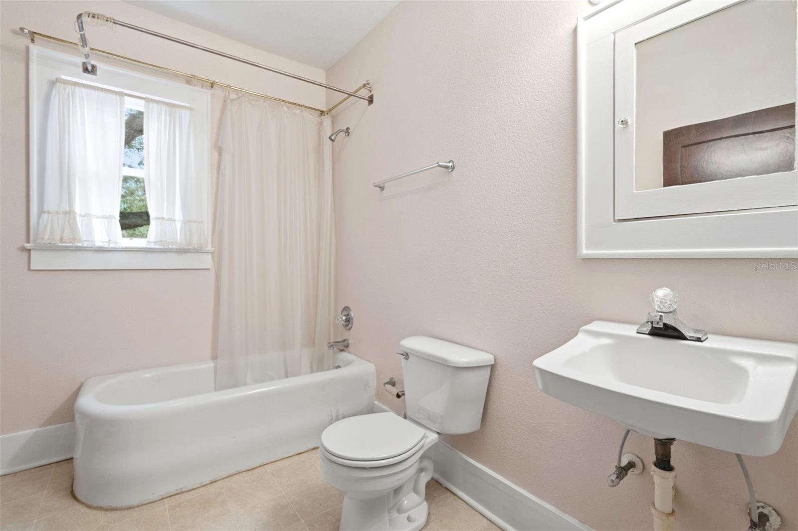 1747 Apache Trl Property Photo 28