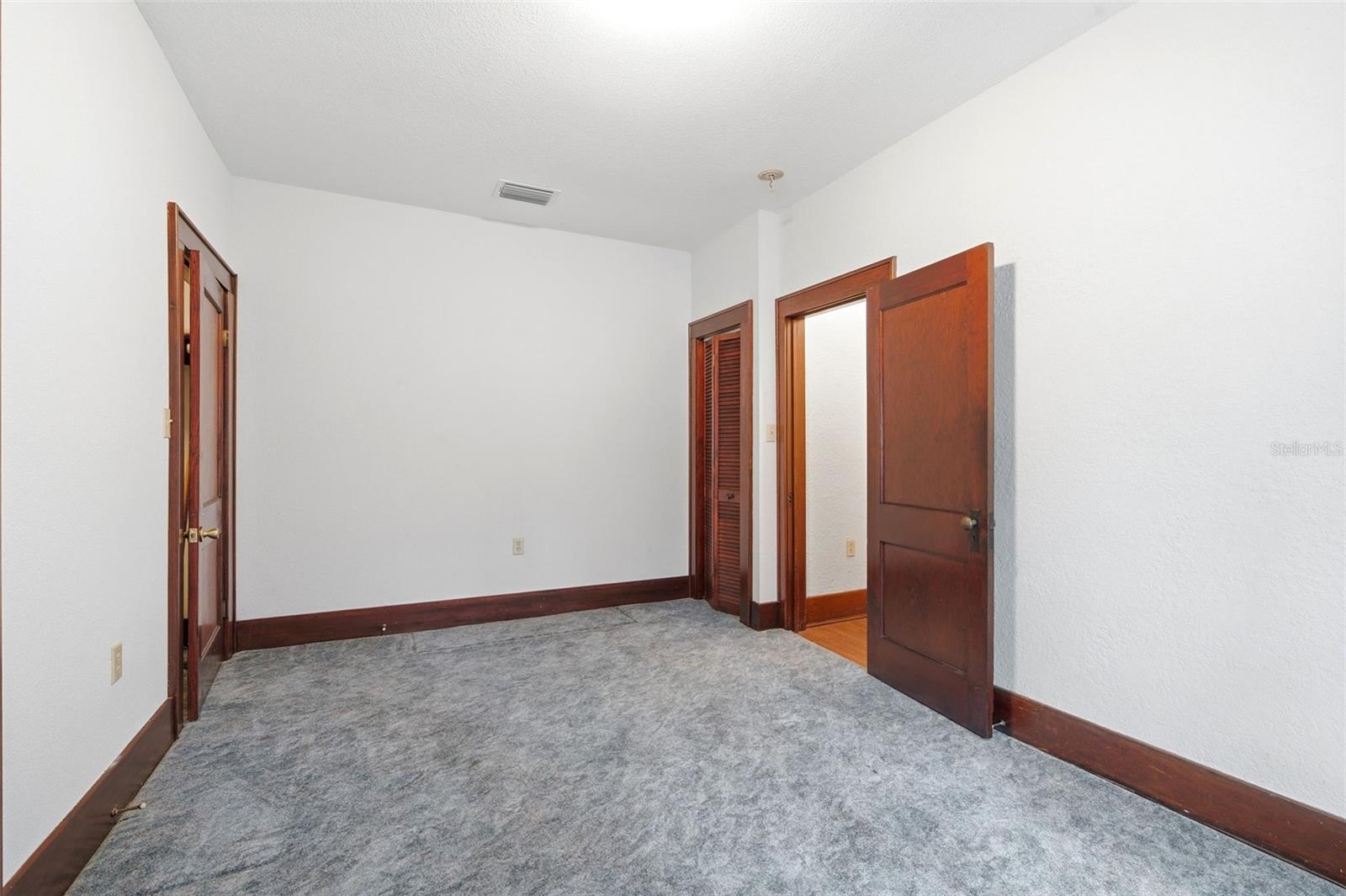1747 Apache Trl Property Photo 32