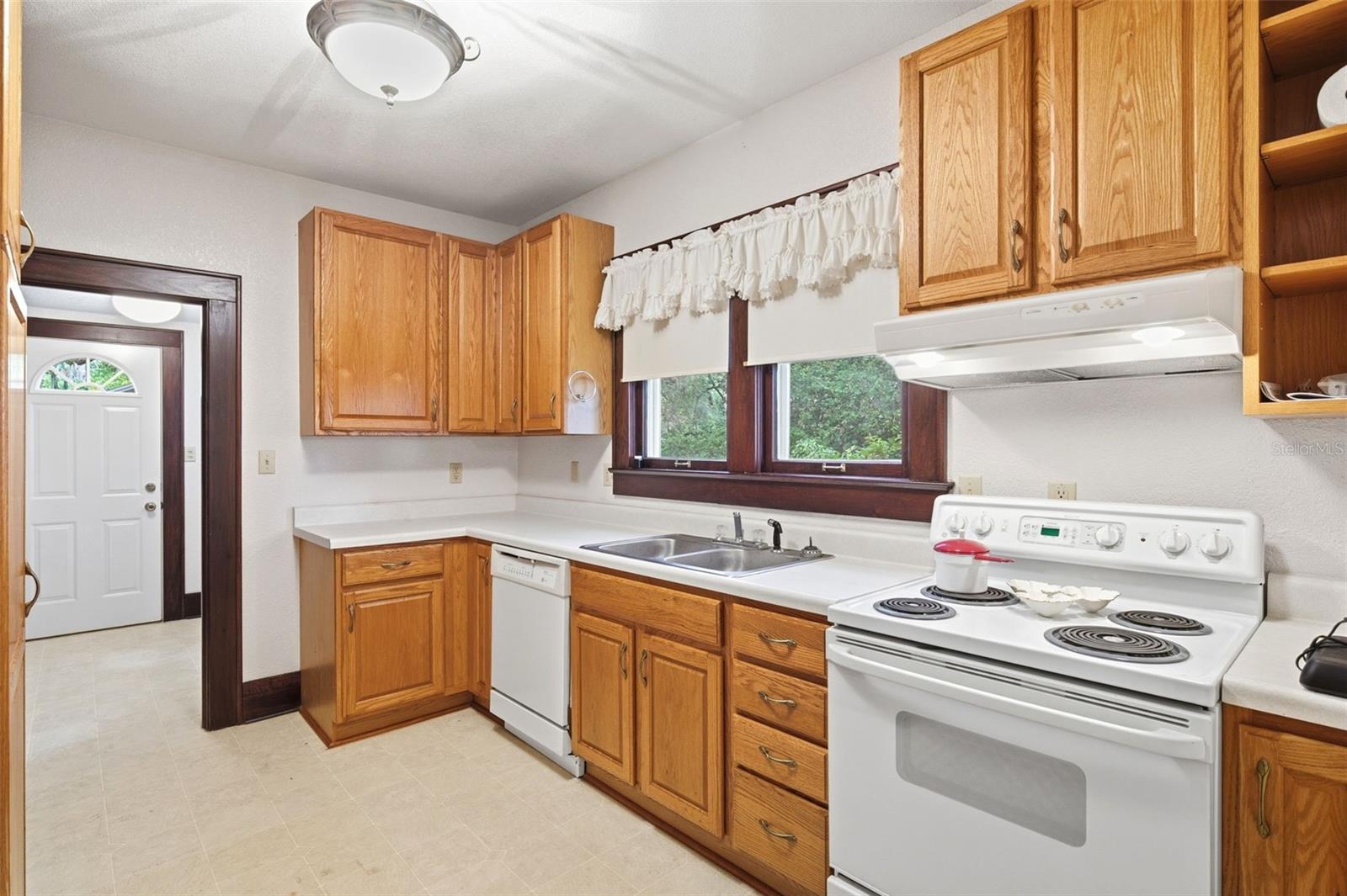 1747 Apache Trl Property Photo 37