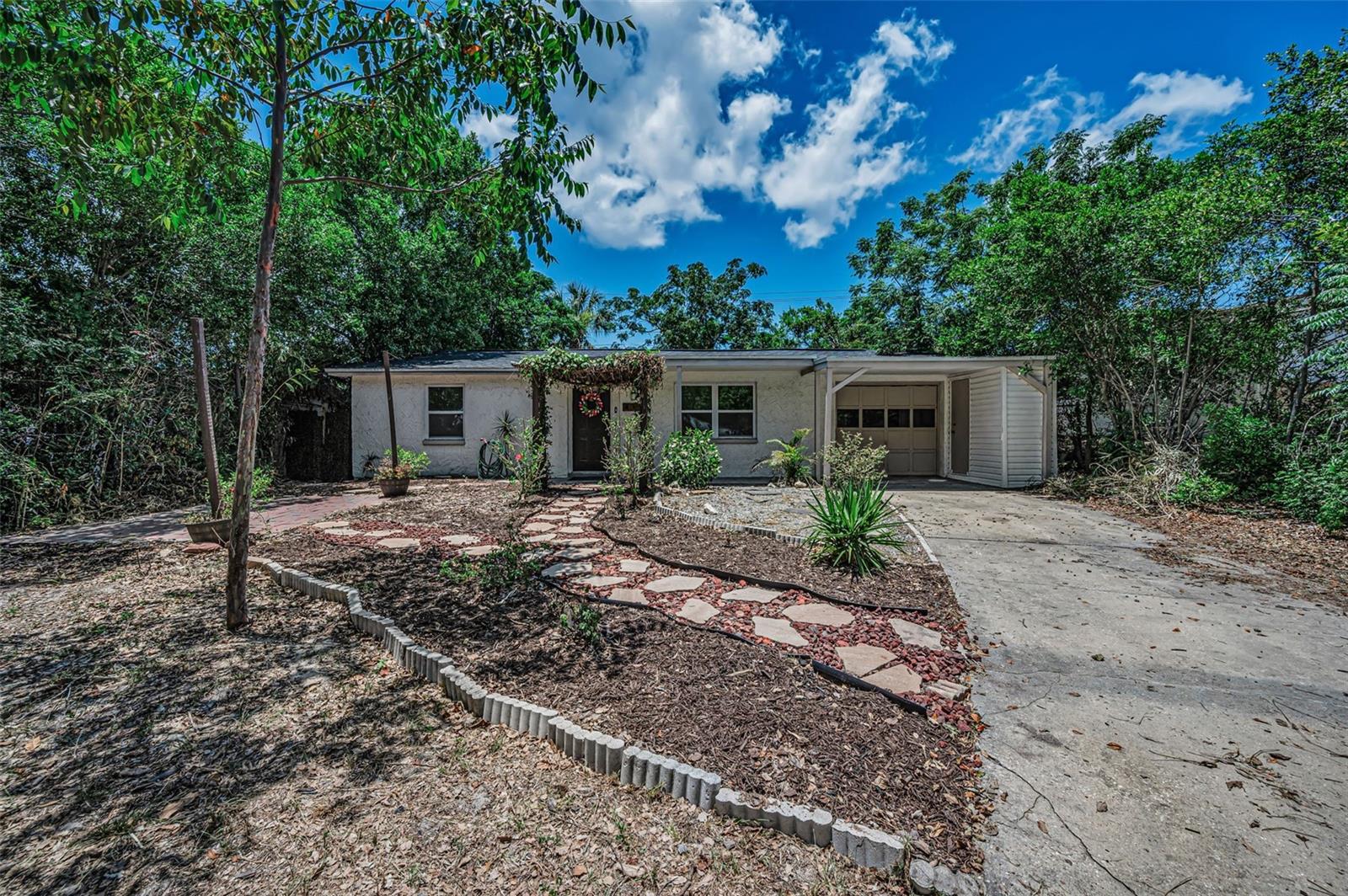 4312 Beacon Square Dr Property Photo 2