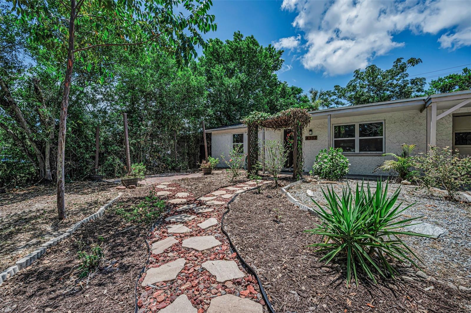 4312 Beacon Square Dr Property Photo 7