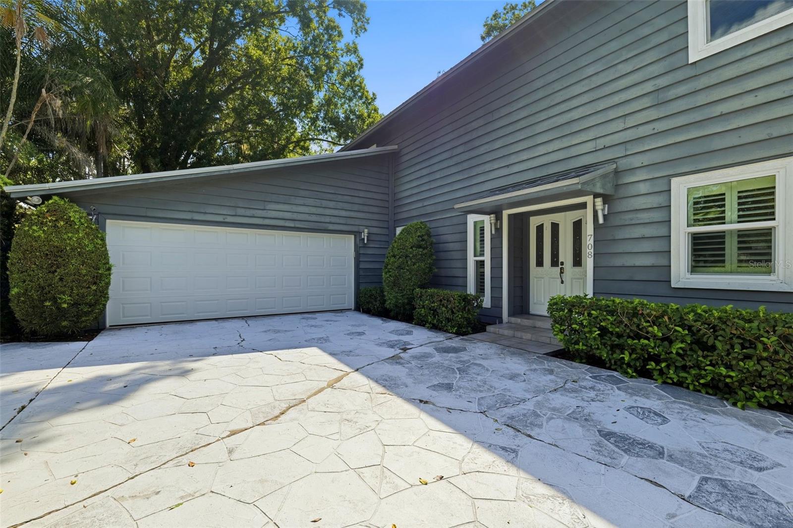 708 Warren Rd Property Photo 4