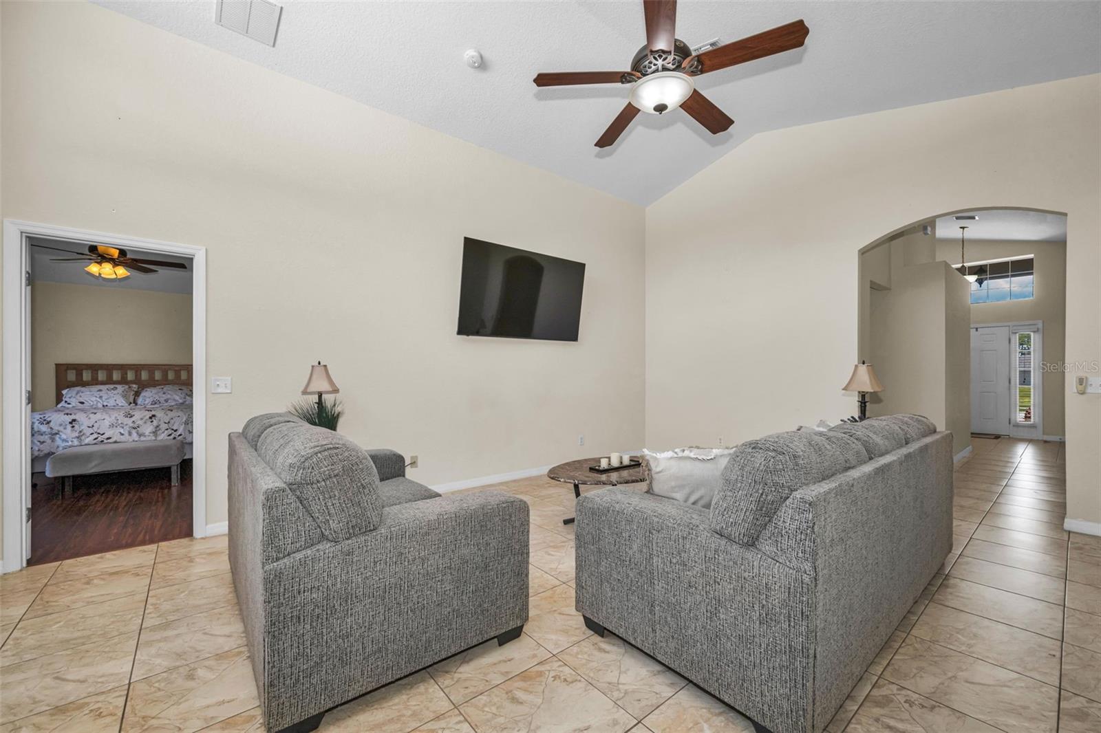 6549 Crescent Loop Property Photo 13