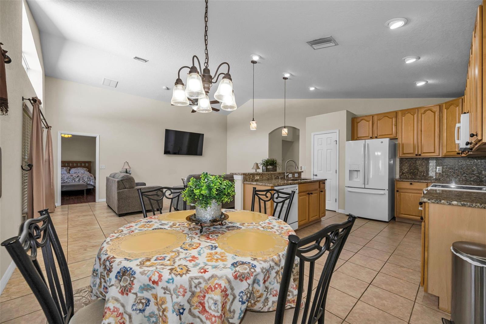 6549 Crescent Loop Property Photo 16