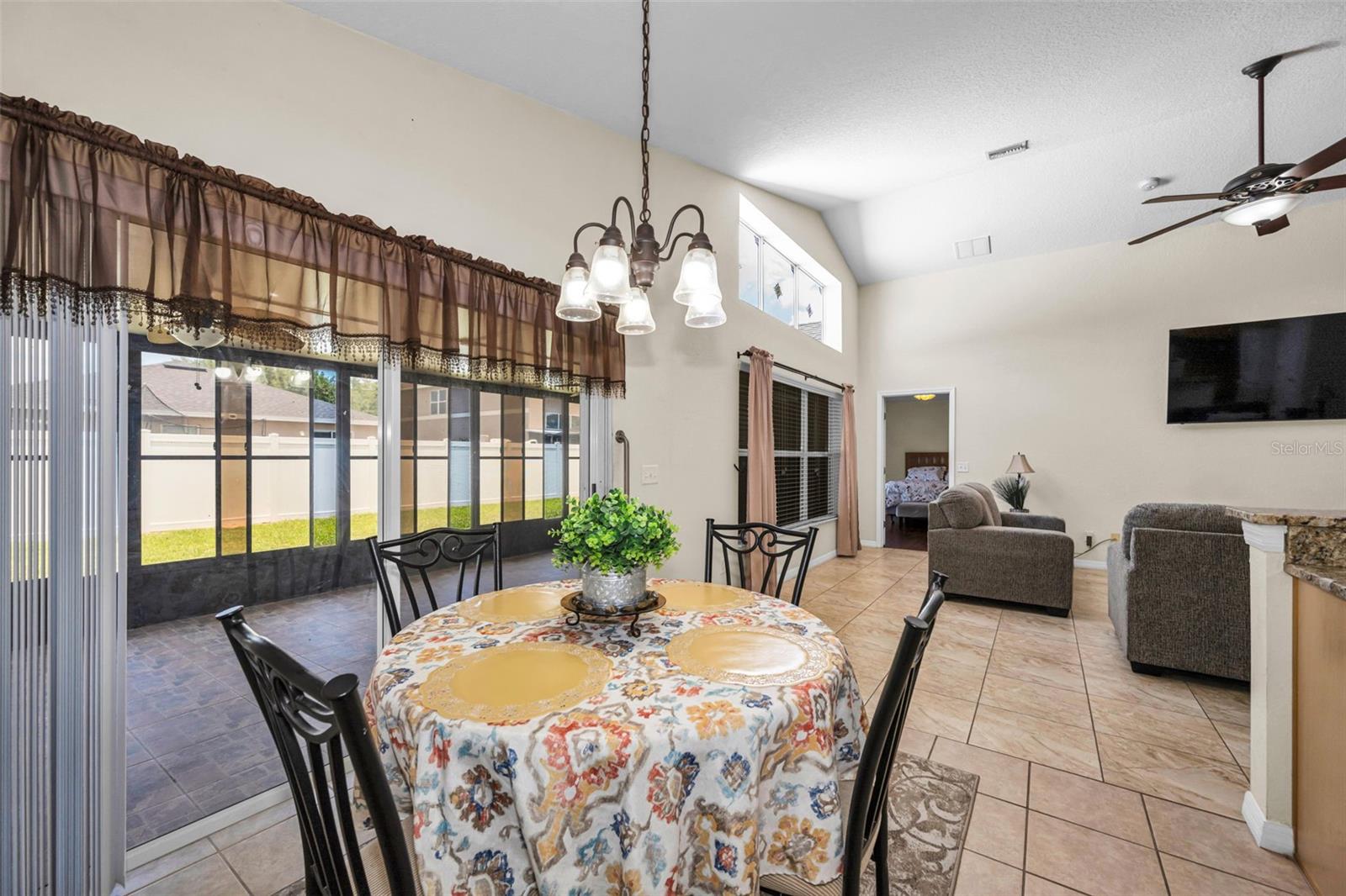 6549 Crescent Loop Property Photo 17
