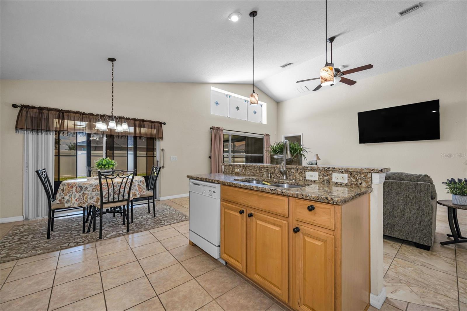 6549 Crescent Loop Property Photo 20