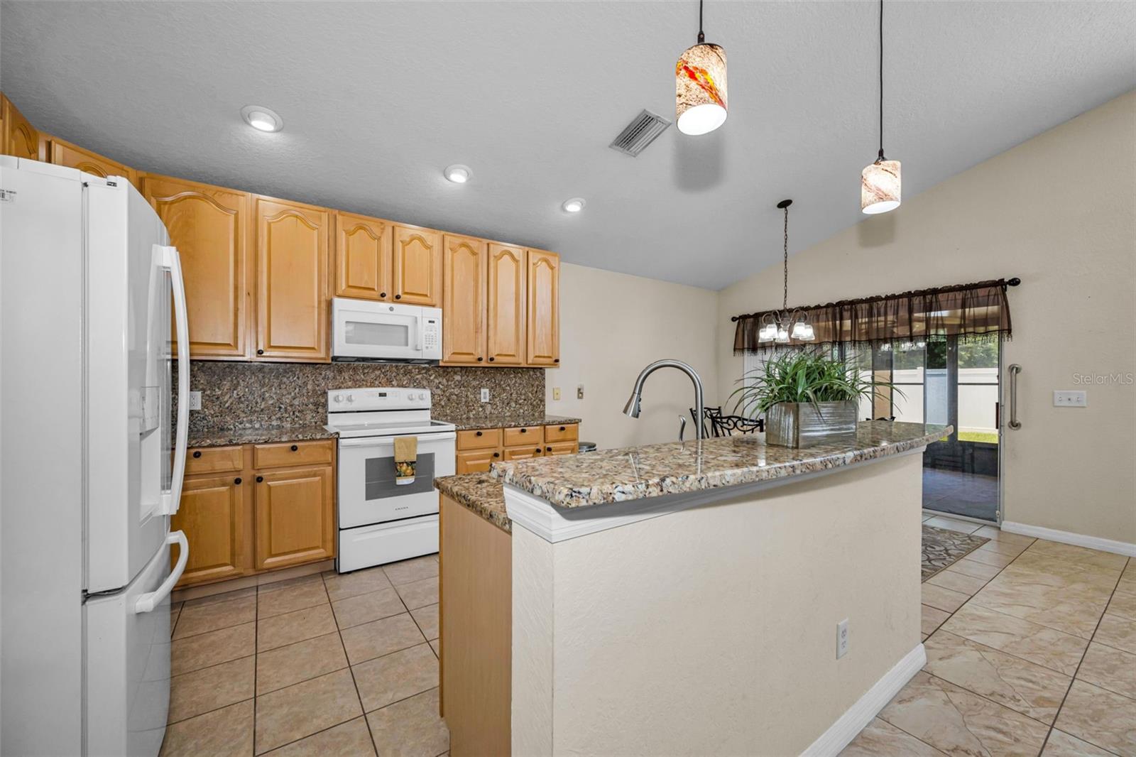 6549 Crescent Loop Property Photo 21