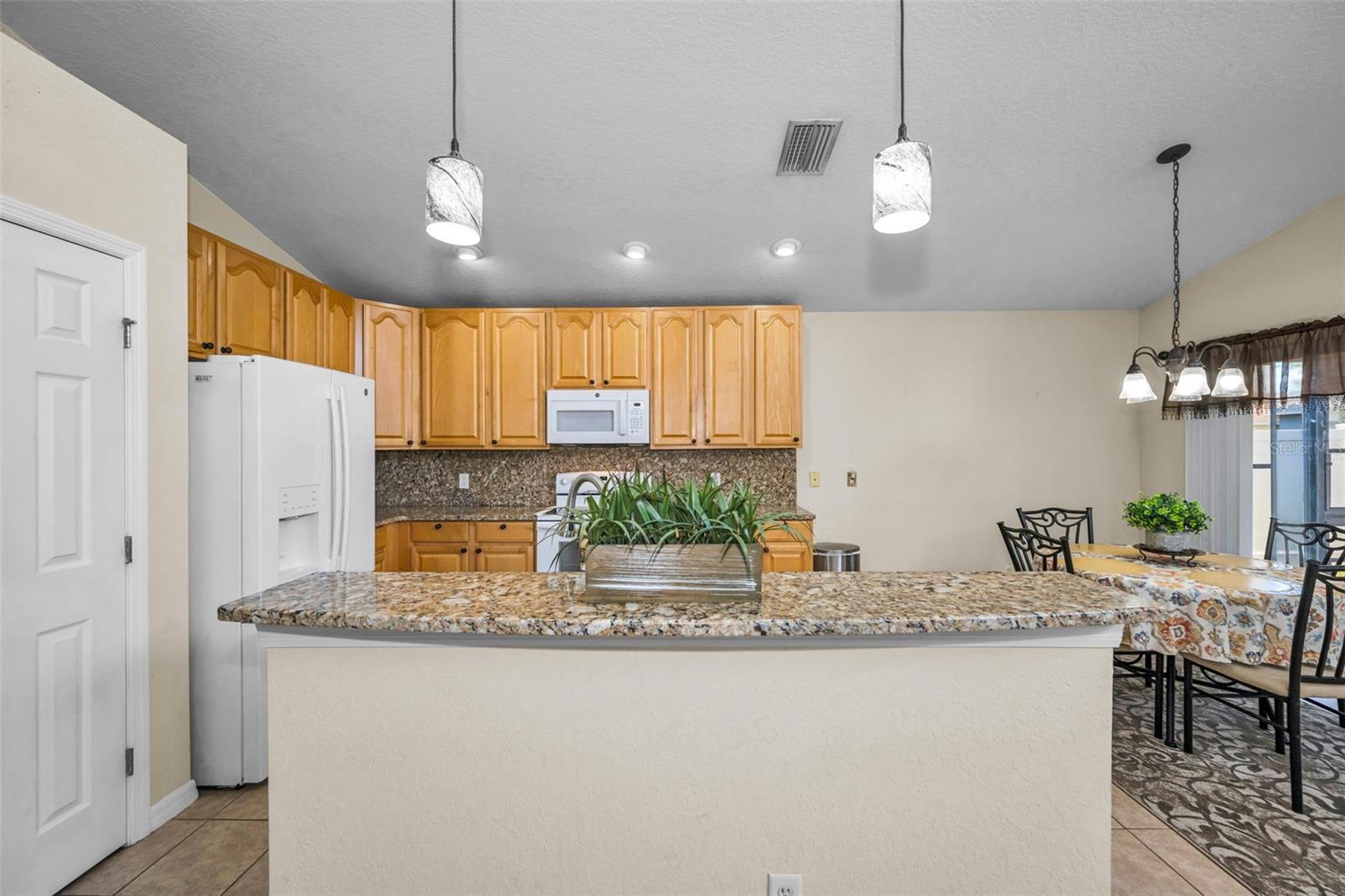 6549 Crescent Loop Property Photo 23