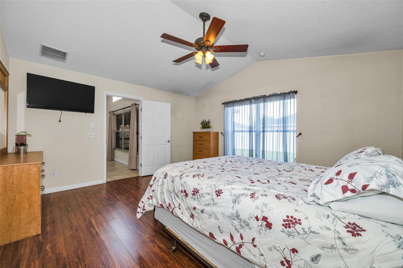 6549 Crescent Loop Property Photo 28