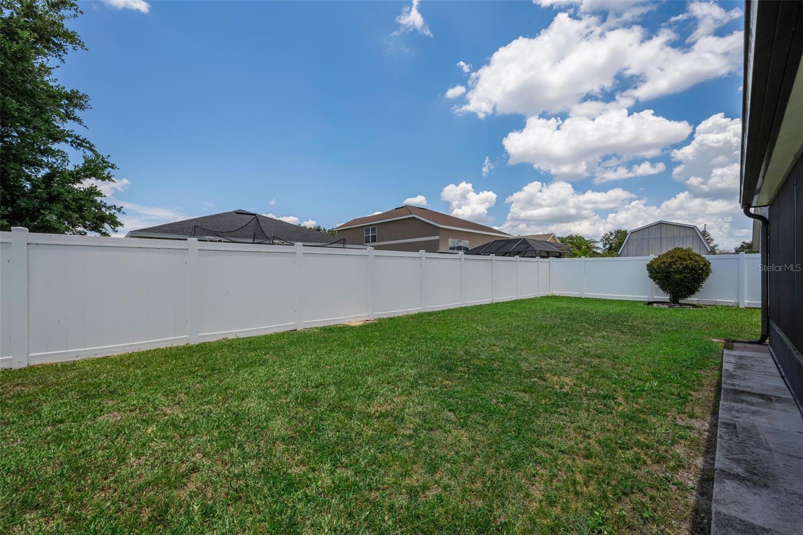 6549 Crescent Loop Property Photo 44