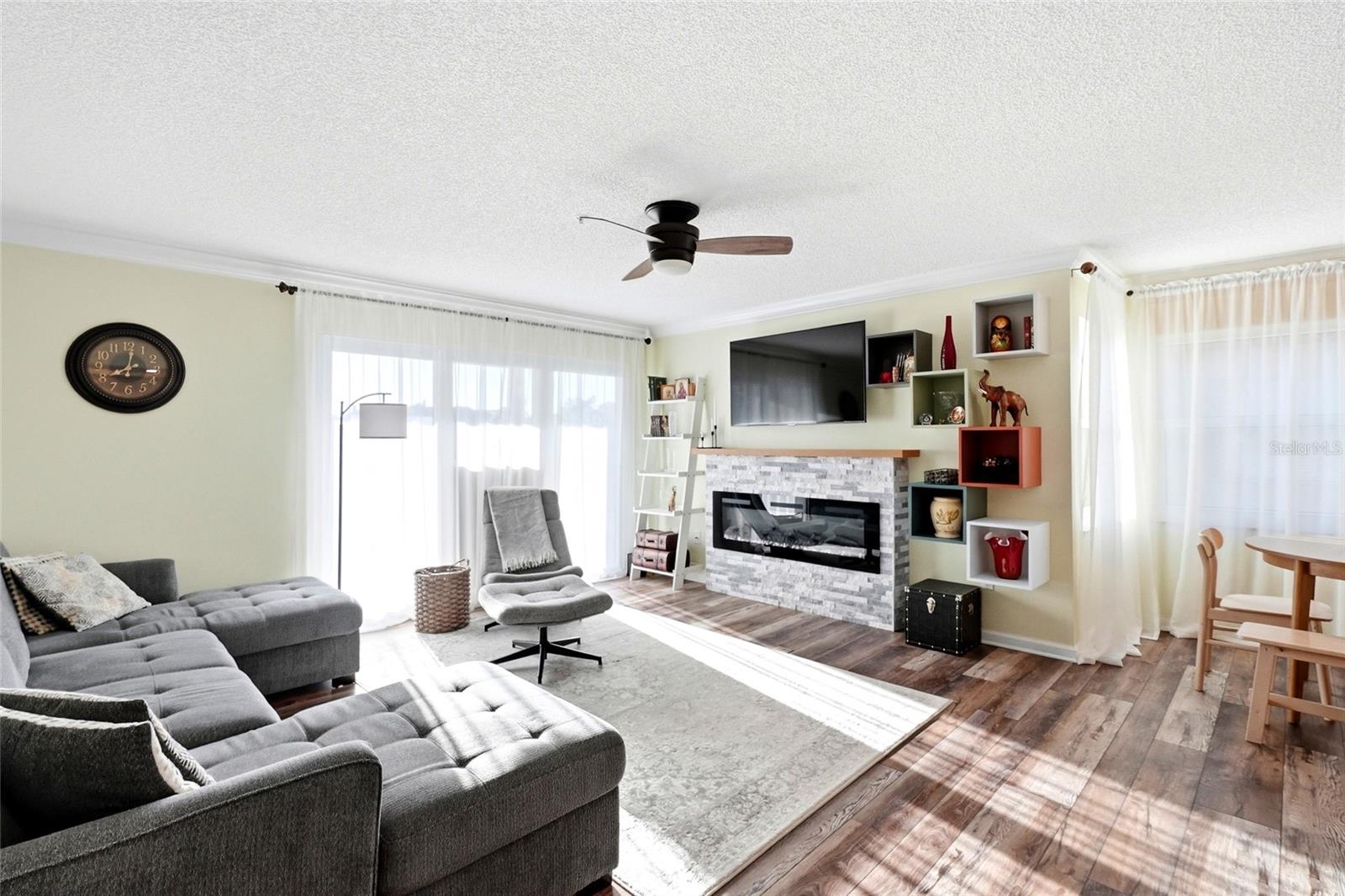 2400 Feather Sound Dr #1428 Property Photo 4