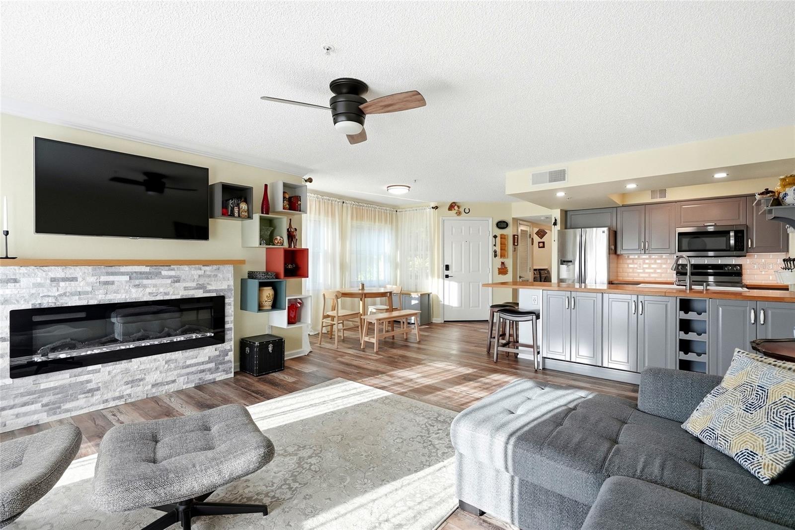 2400 Feather Sound Dr #1428 Property Photo 7