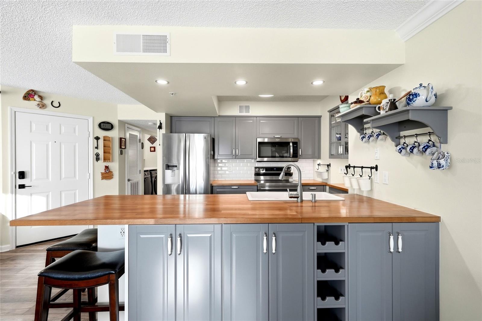 2400 Feather Sound Dr #1428 Property Photo 11