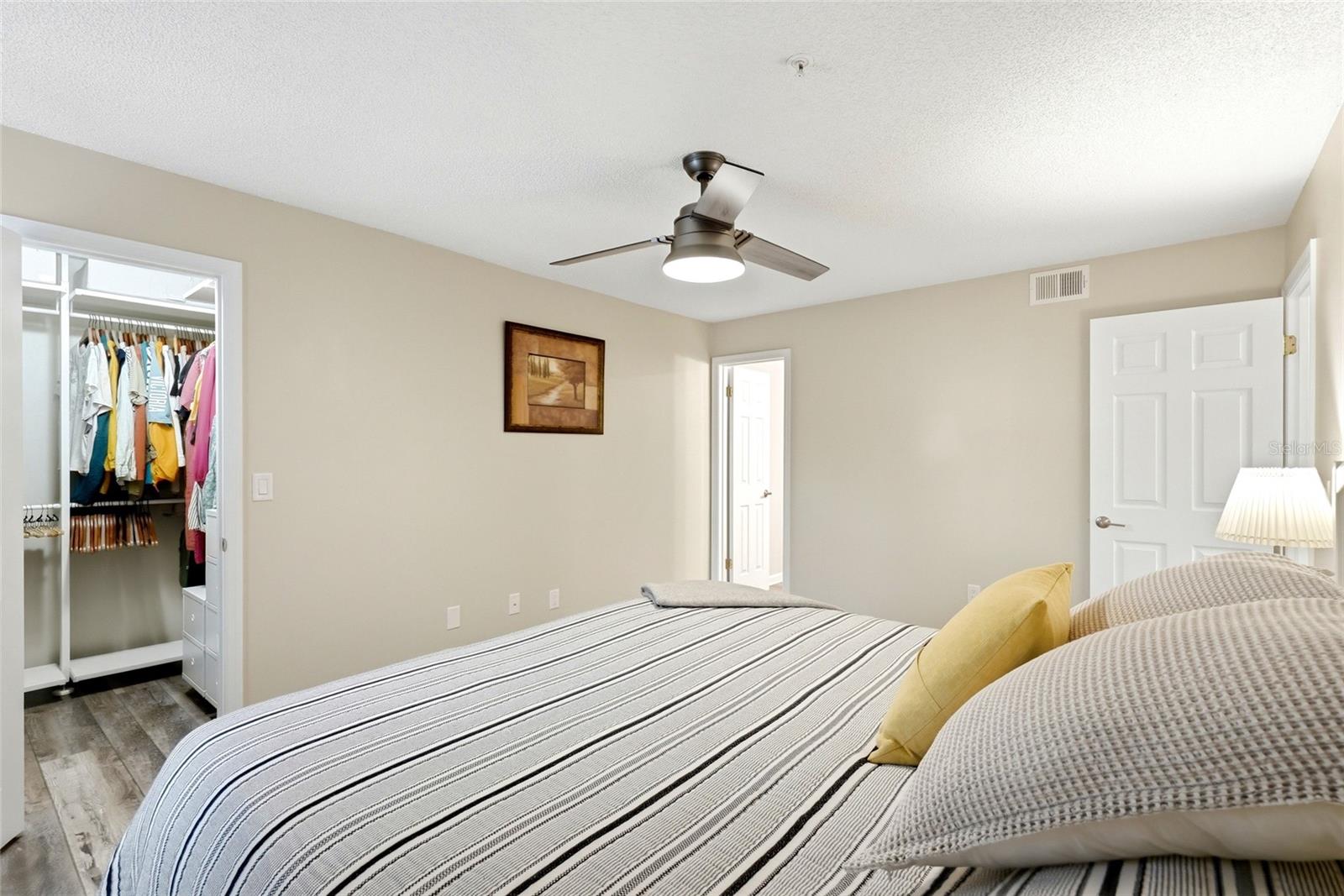 2400 Feather Sound Dr #1428 Property Photo 16