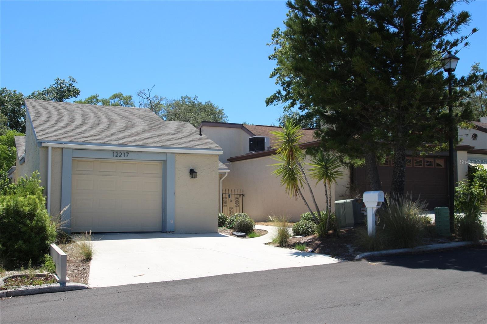 12217 Saddle Strap Row Property Photo 16