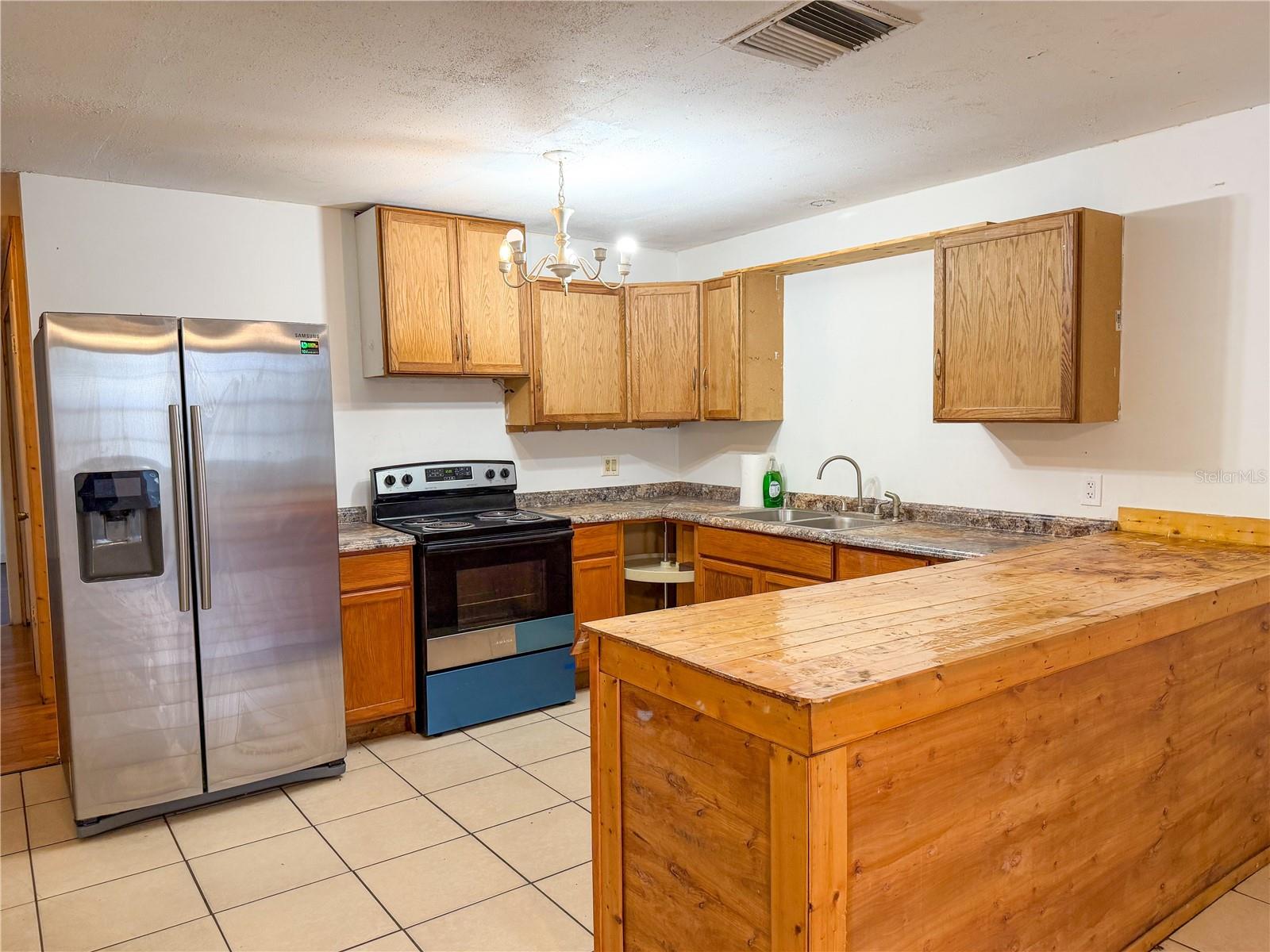 308 Central Ave Property Photo 4