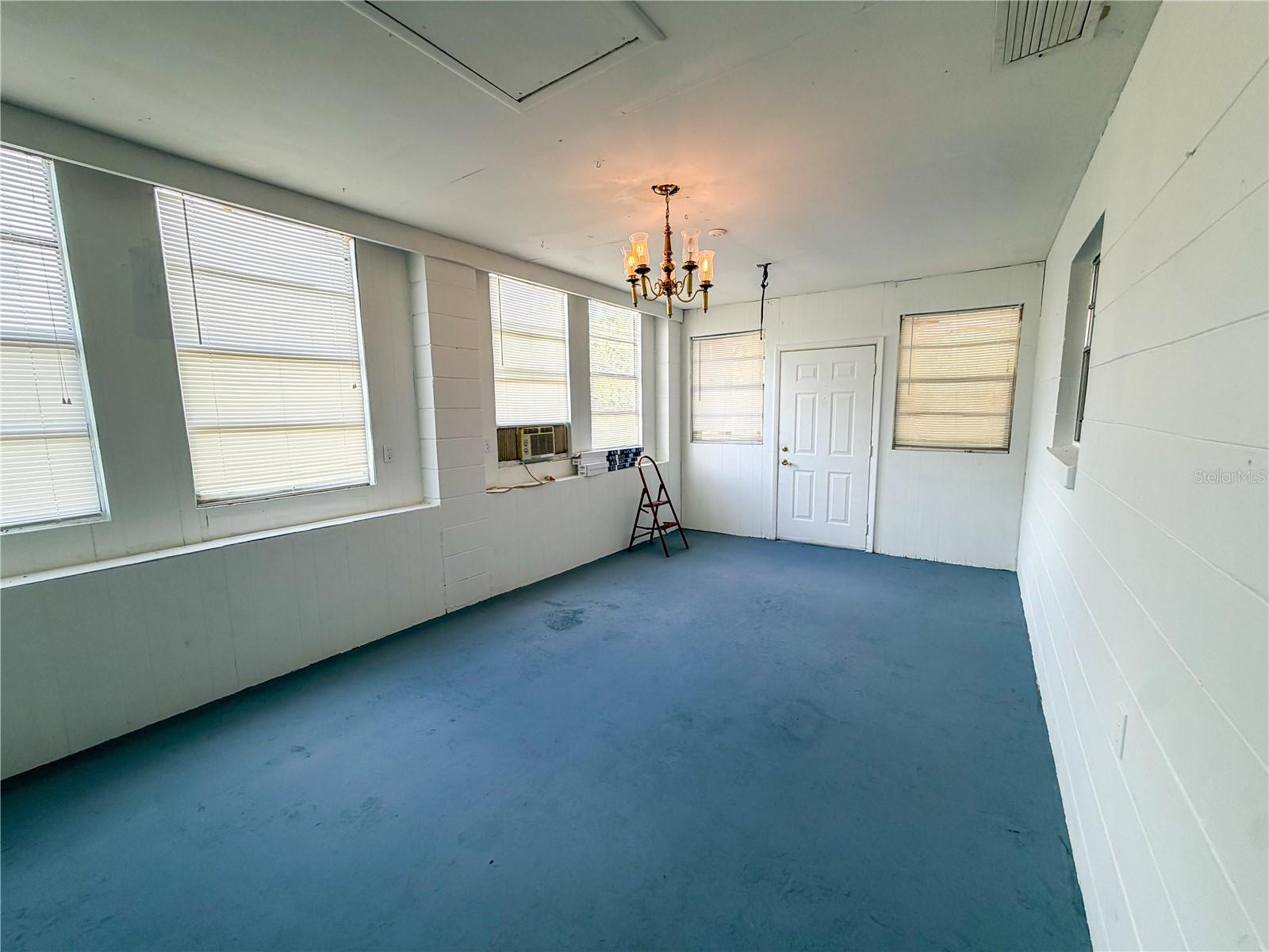 308 Central Ave Property Photo 13
