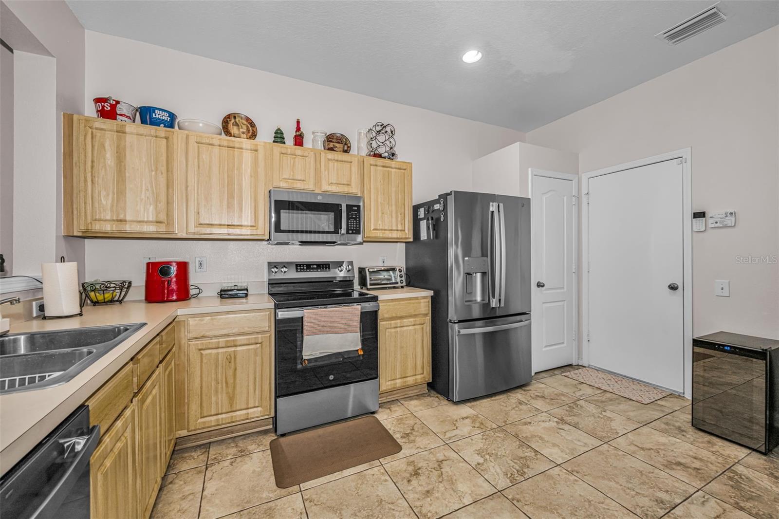 8414 Sandy Beach St Property Photo 13