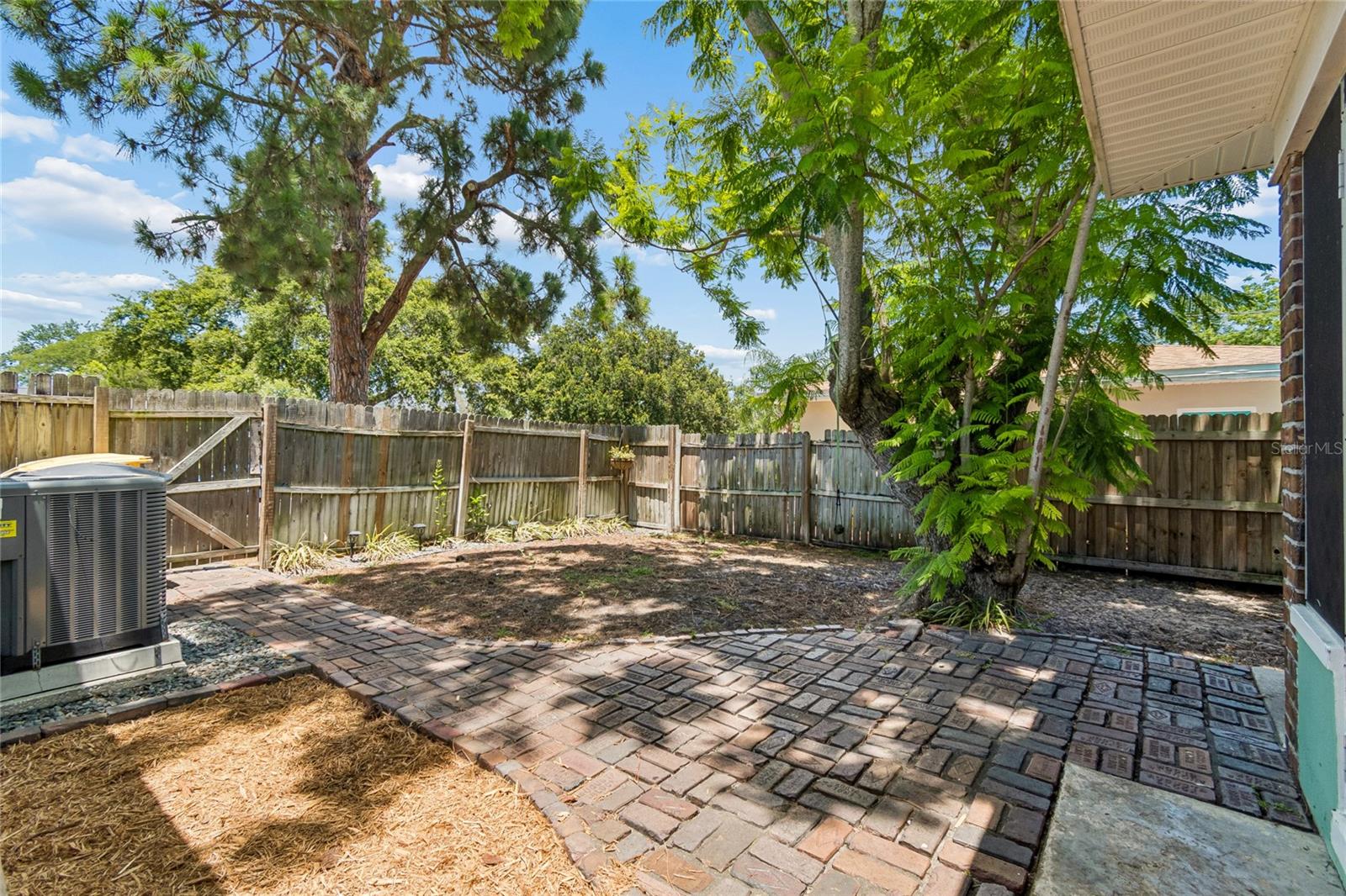 1357 S Evergreen Ave Property Photo 62